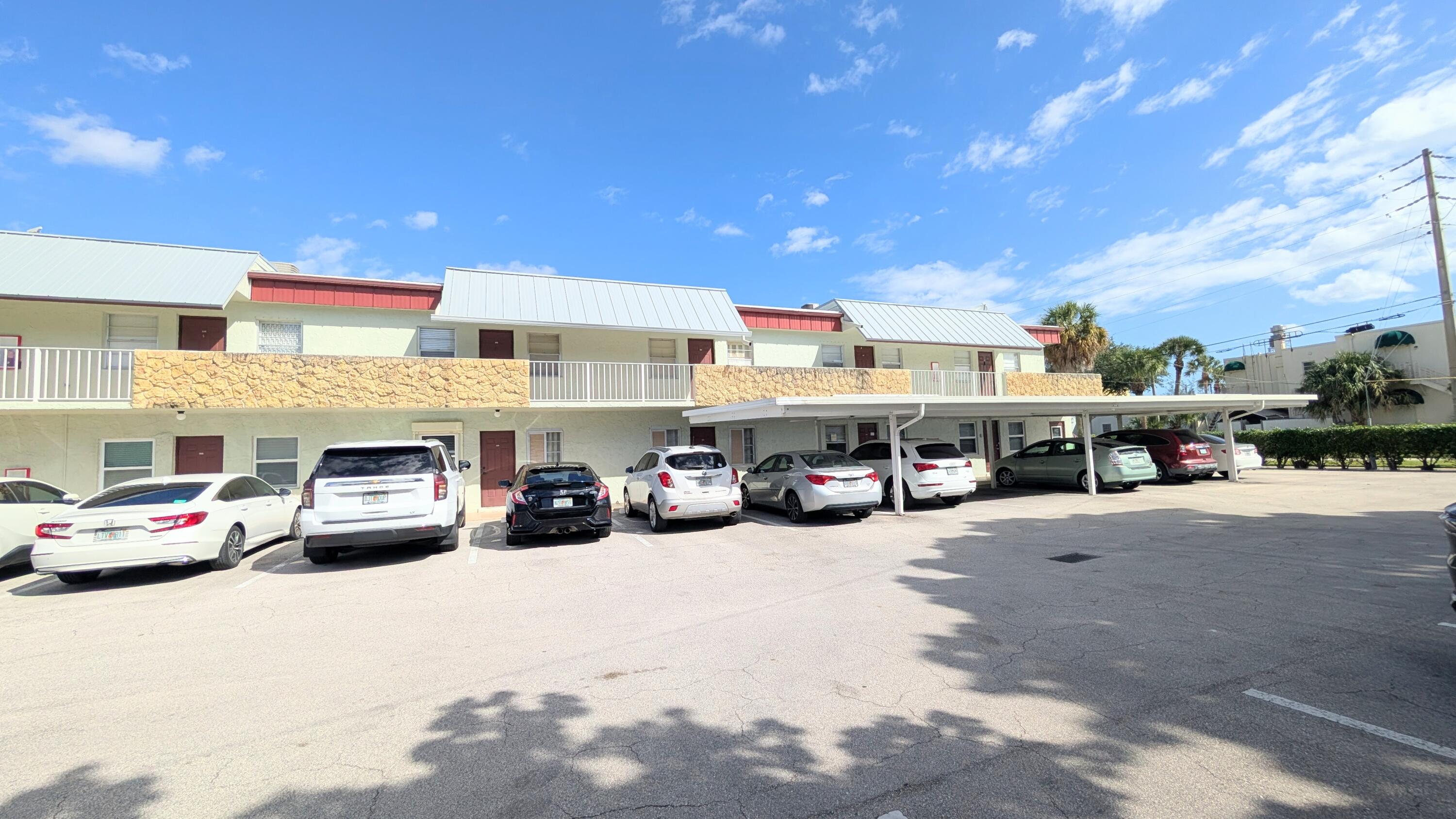 1BR – Condominium at 860 SE 6th Avenue #205