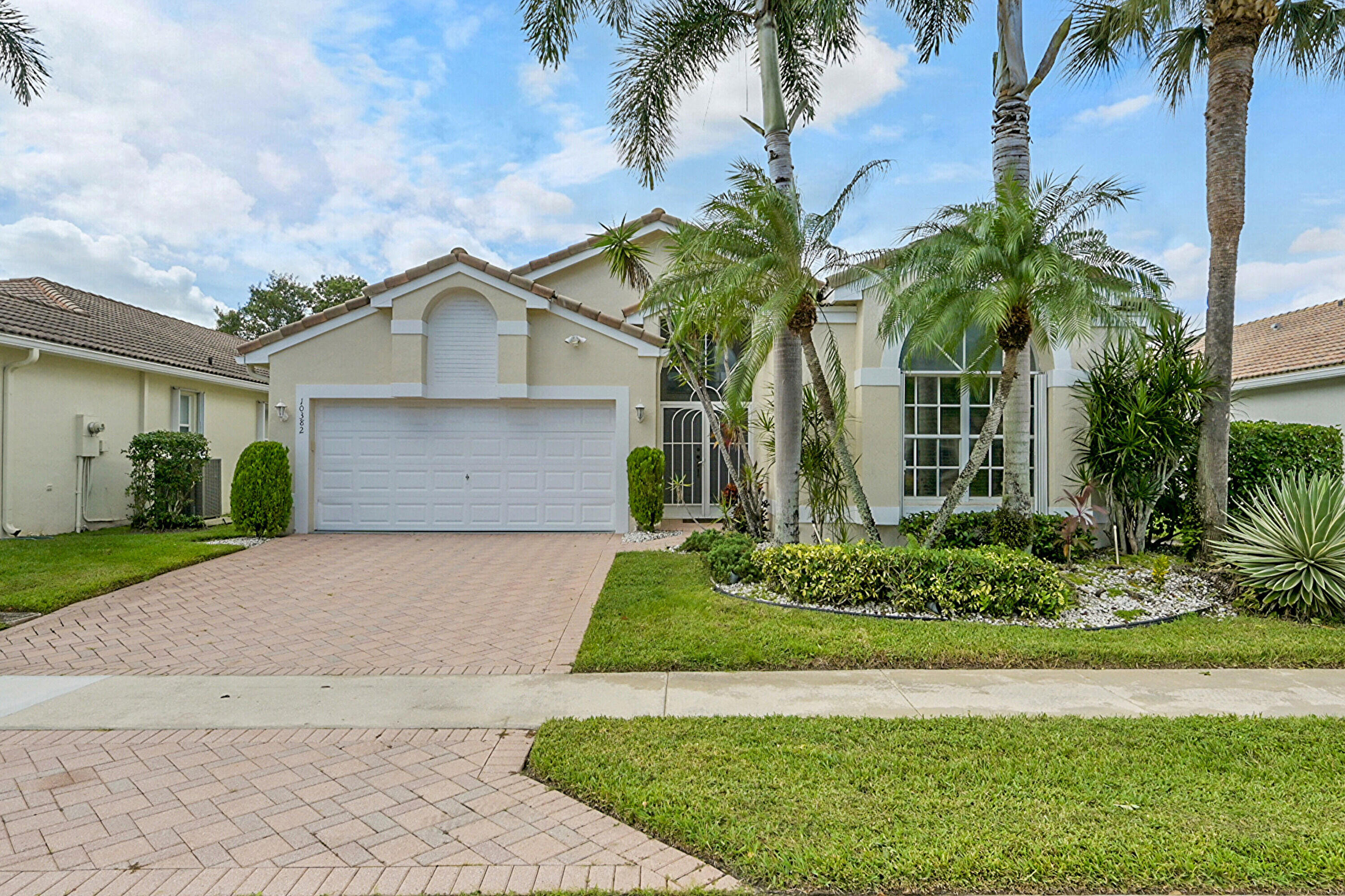 3BR – SingleFamilyResidence at 10382 Utopia Circle E