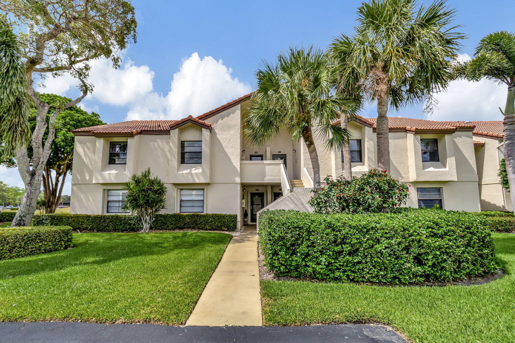 3BR – Condominium at 5869 Parkwalk Drive