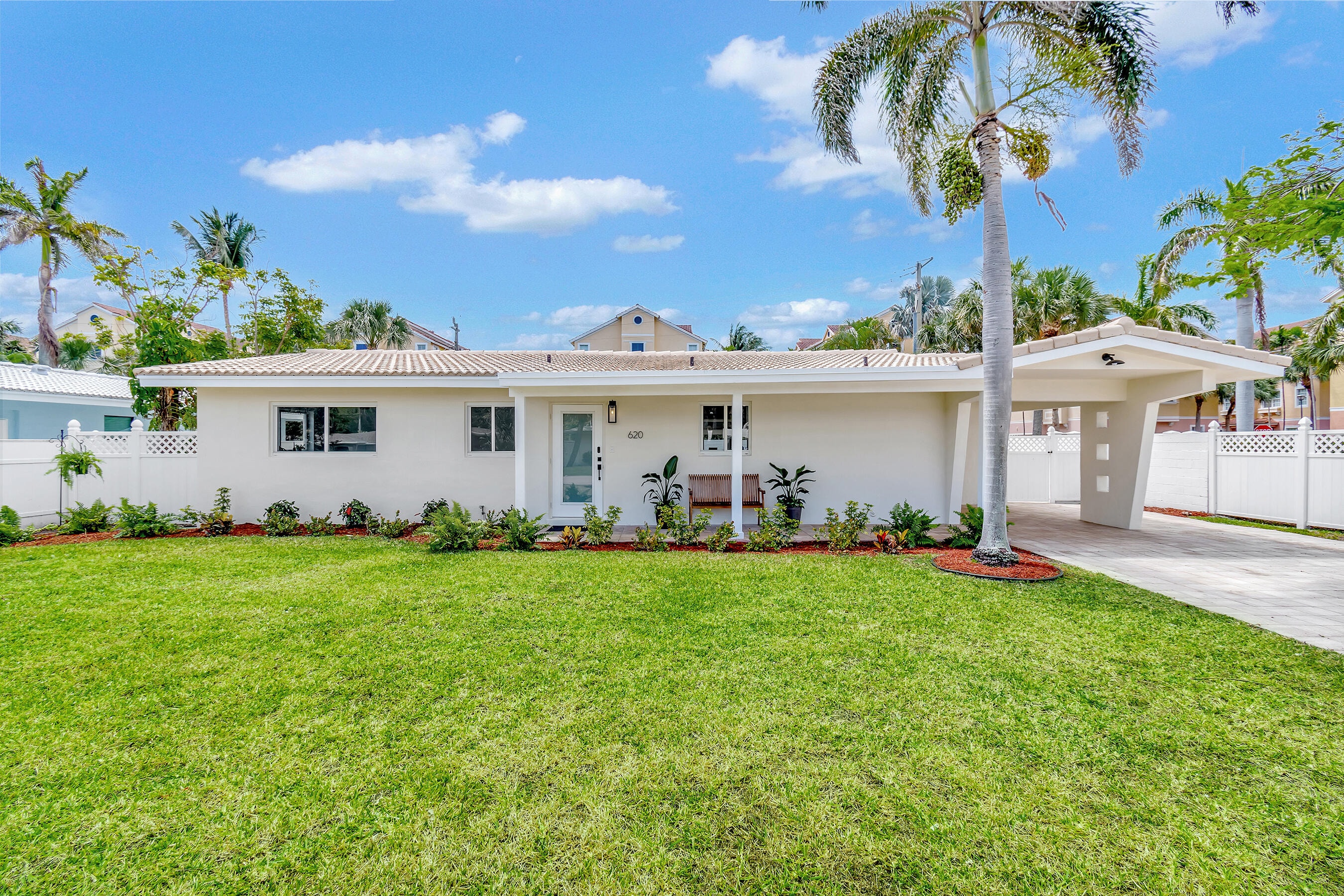 4BR – SingleFamilyResidence at 620 Las Palmas Park