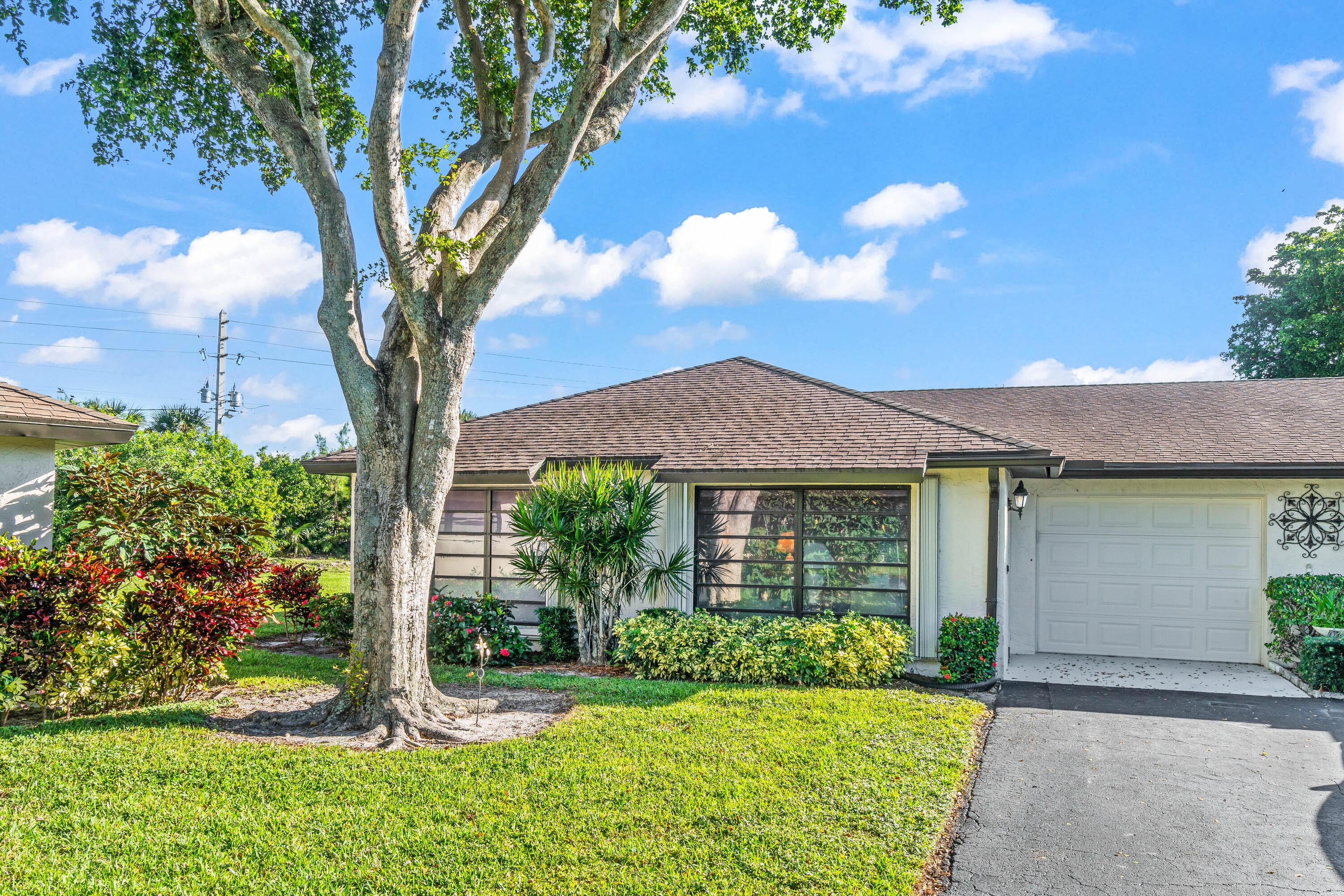 2BR – RES at 4868 Hawkwood Road #A