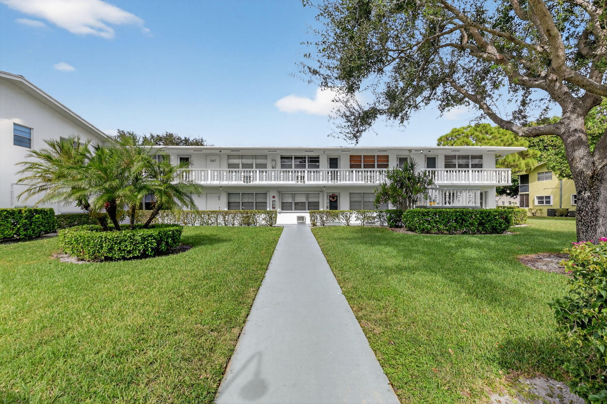 1BR – Condominium at 265 Windsor #L