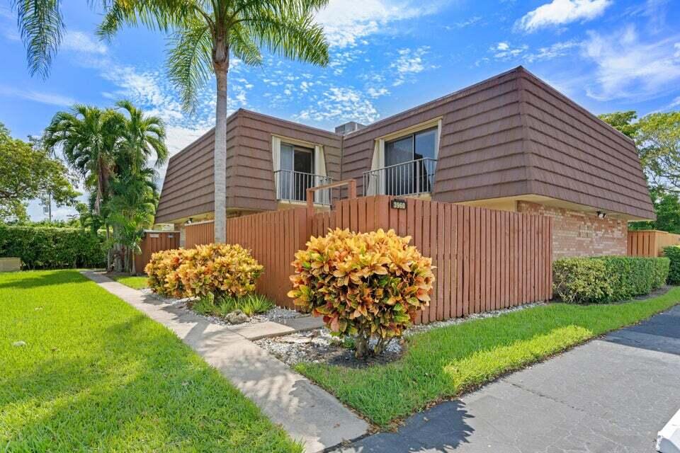 2BR – Townhouse at 3960 August Drive