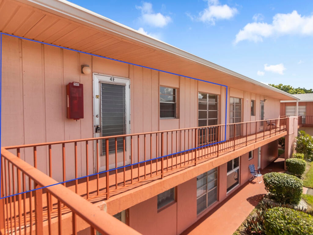 2BR – Condominium at 4 Golfs Edge #E