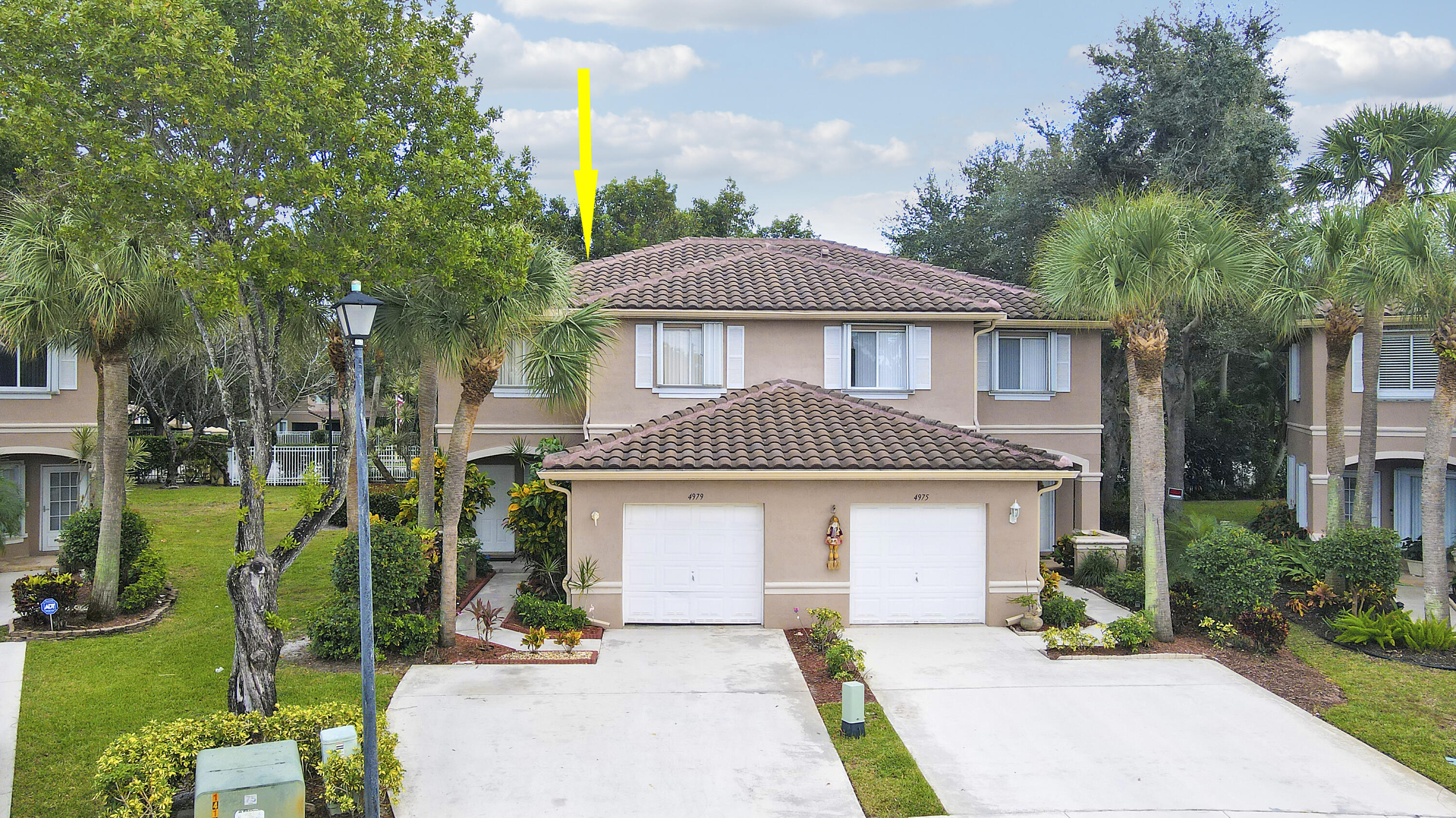 4BR – Townhouse at 4979 Pinemore Lane