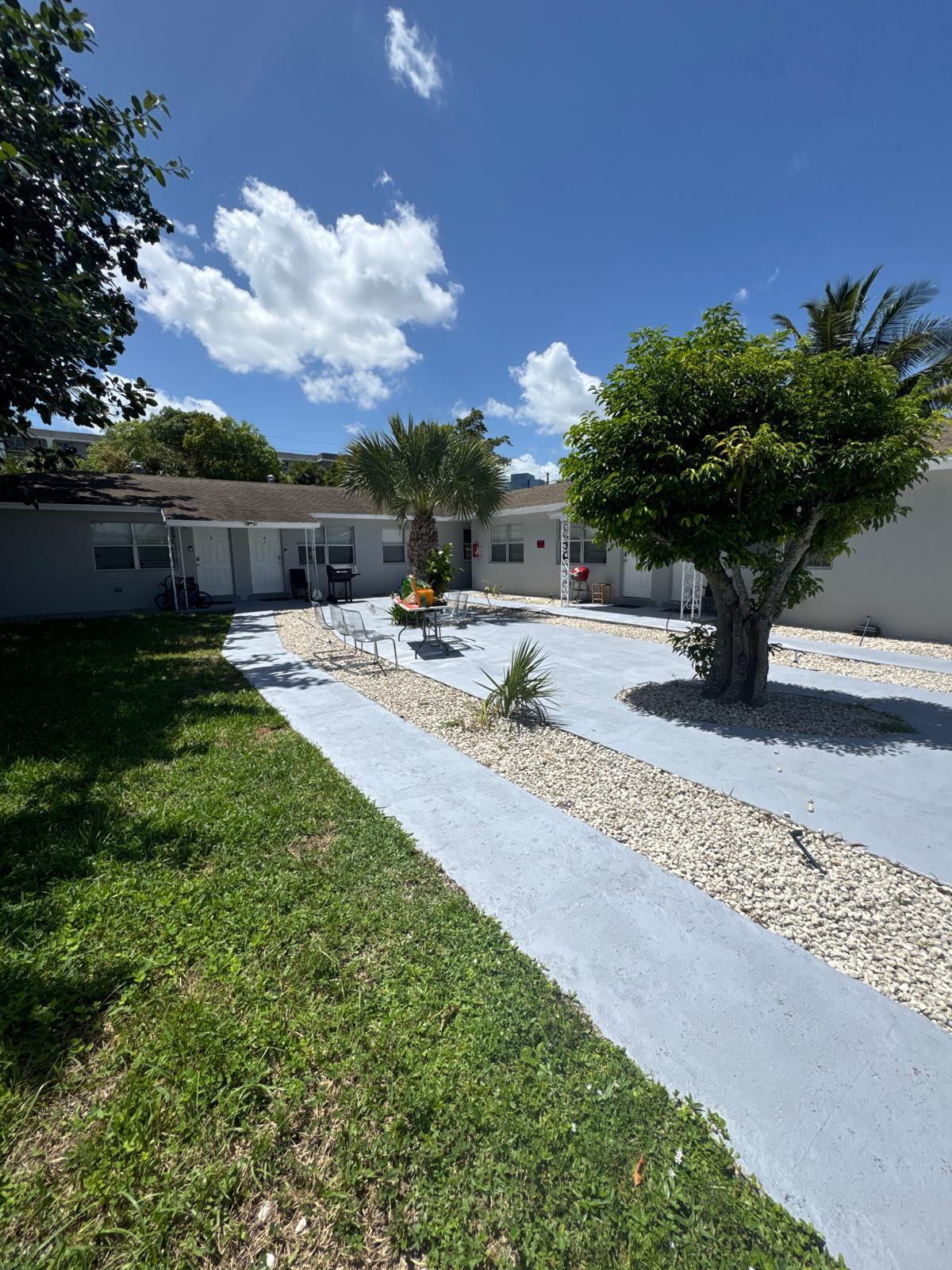 2BR – Townhouse at 914 3rd Street #2