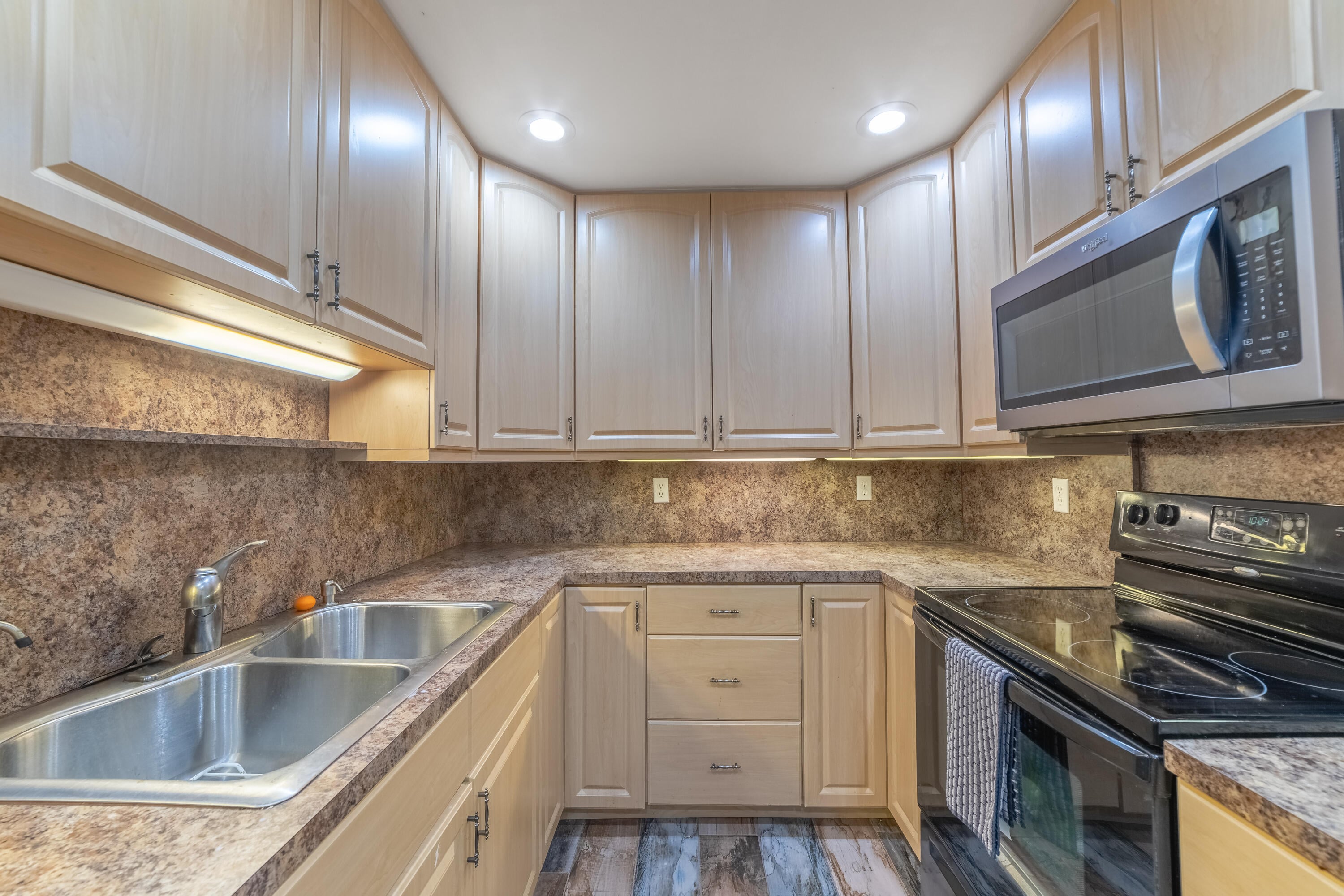 2BR – Condominium at 10110 44th Way S #386