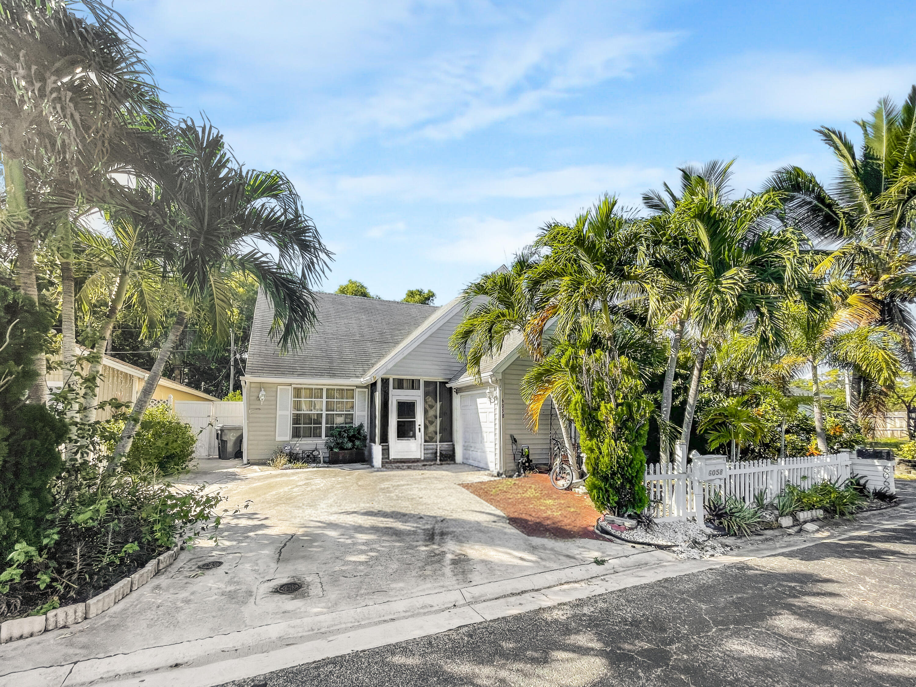 3BR – SingleFamilyResidence at 6058 Bania Wood Circle