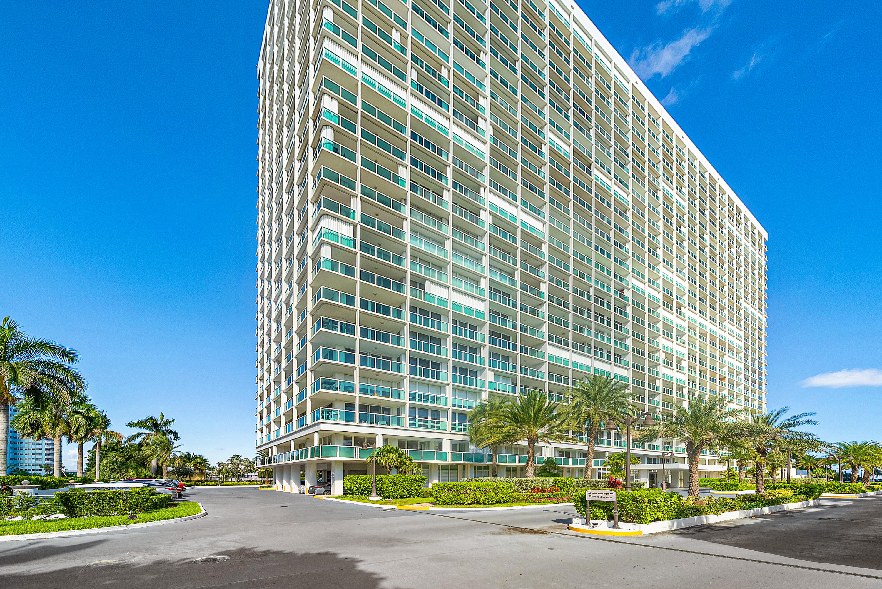 4BR – Condominium at 2100 S Ocean Lane #101-102