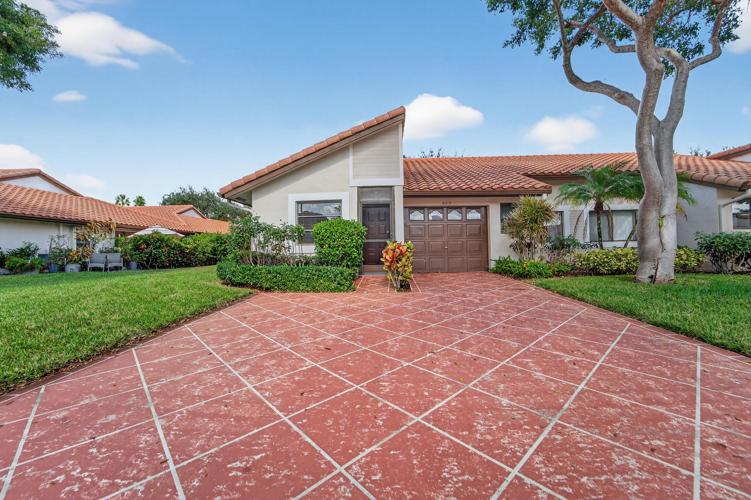 2BR – RES at 6215 Kings Gate Circle