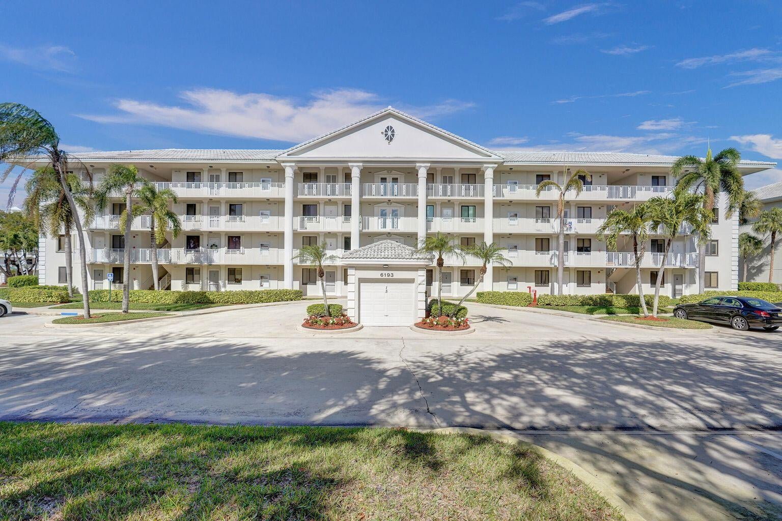 2BR – Condominium at 6193 Balboa Circle #201