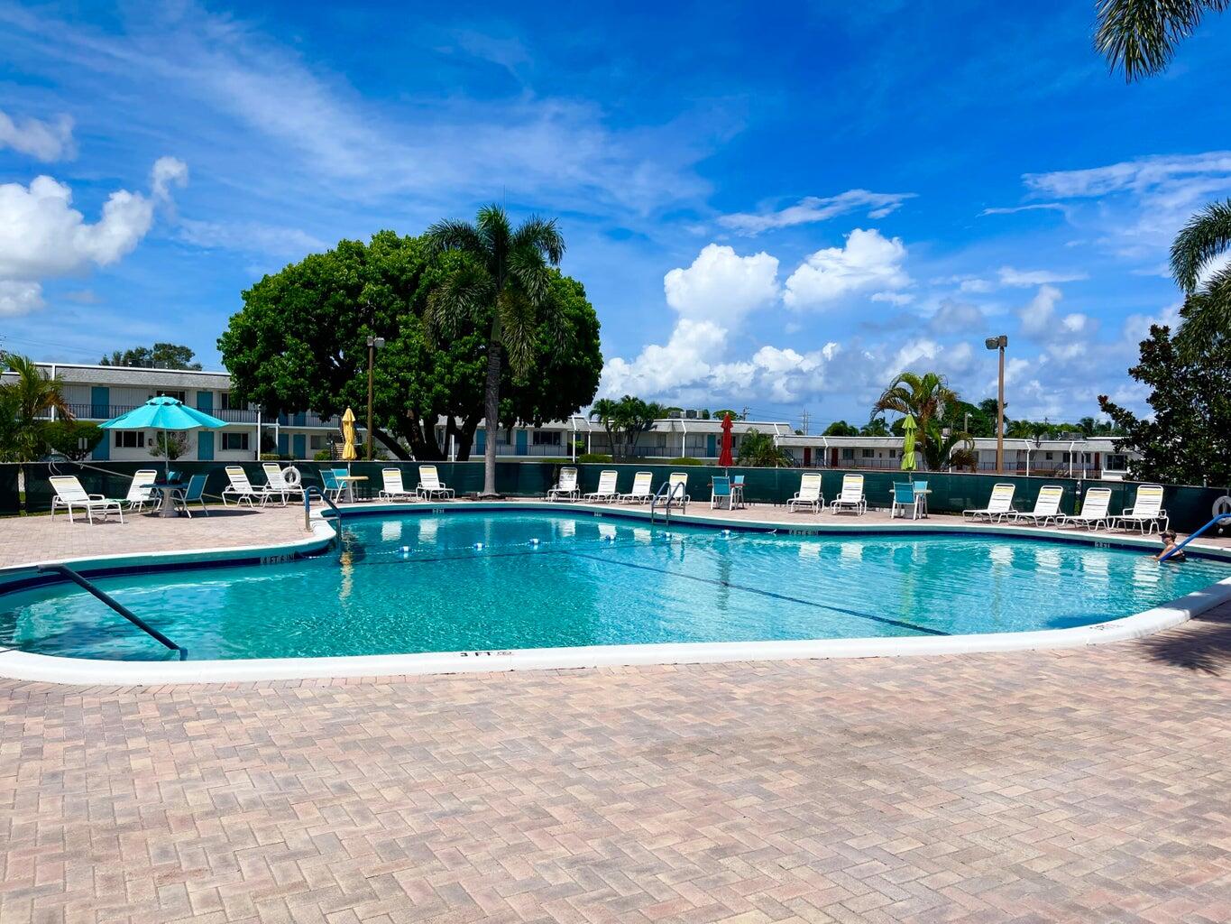 2BR – Condominium at 2840 Lake Osborne Drive #205