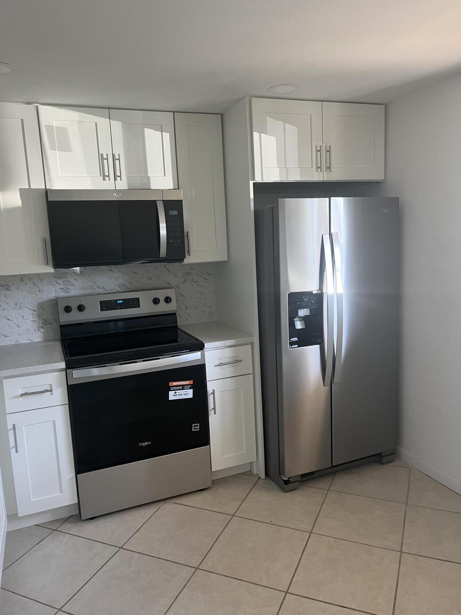 2BR – Condominium at 2615 NE 3rd Court #103