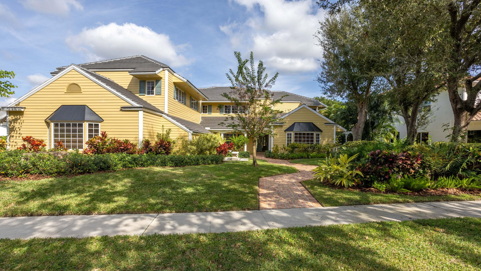 5BR – SingleFamilyResidence at 2883 Banyan Boulevard Circle NW