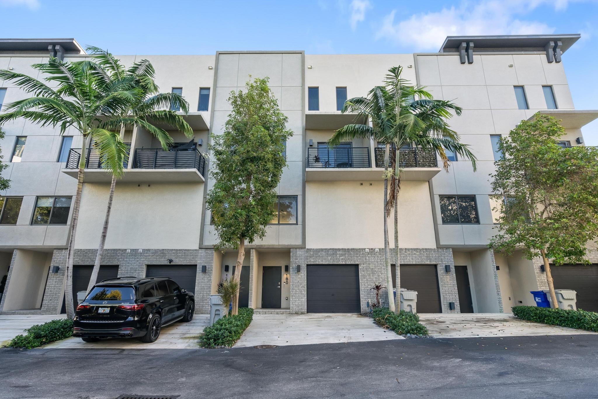 3BR – Townhouse at 180 SE 4th Terrace