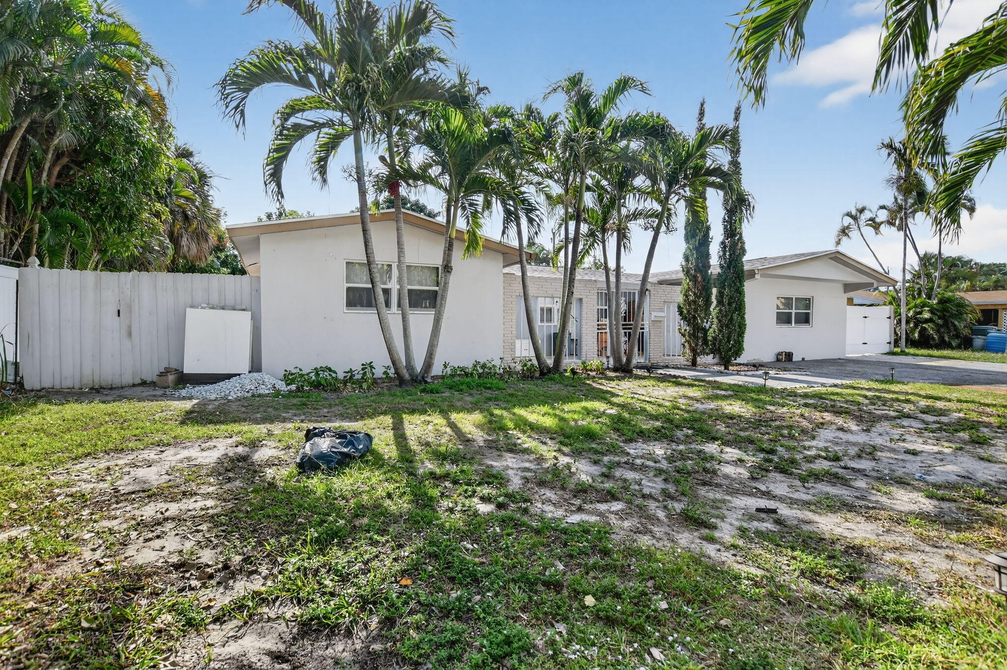 5BR – SingleFamilyResidence at 256 SW 11th Place