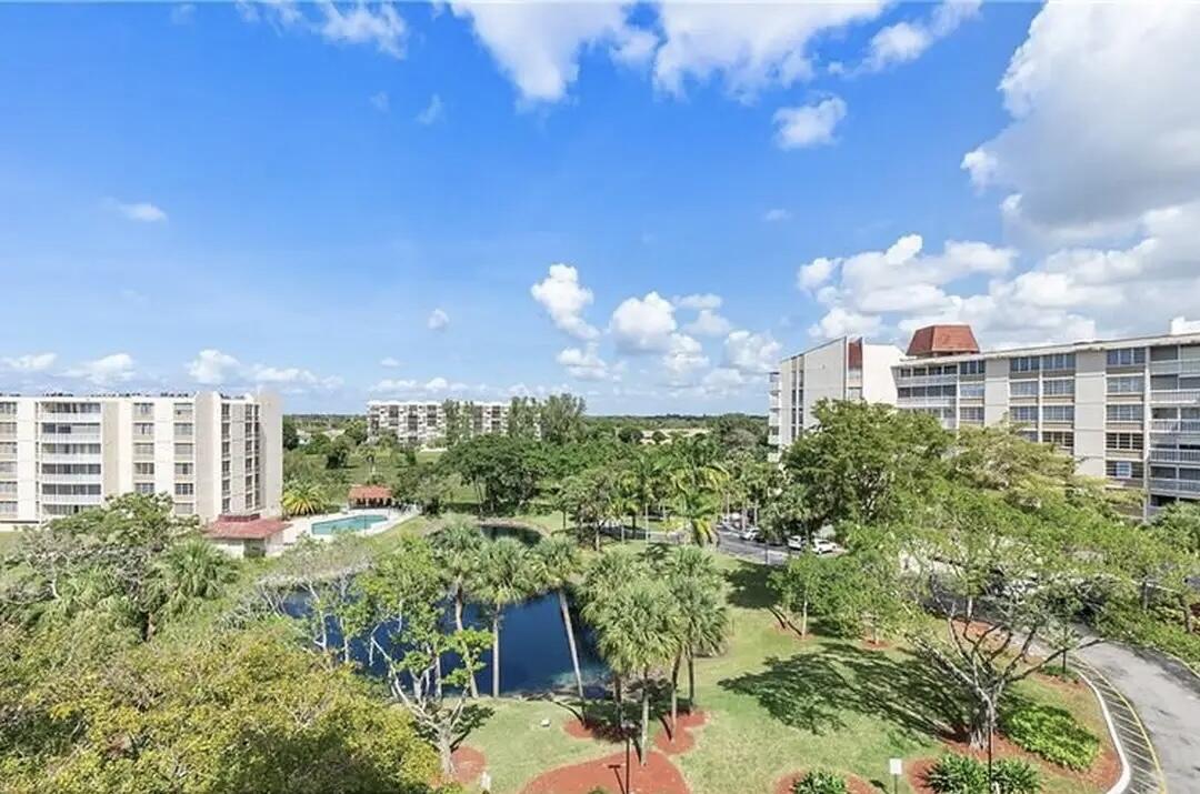 2BR – Condominium at 6921 Environ Boulevard #6s