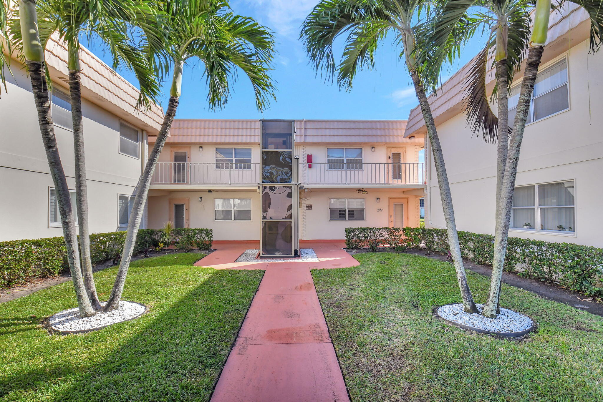 2BR – Condominium at 325 Saxony G