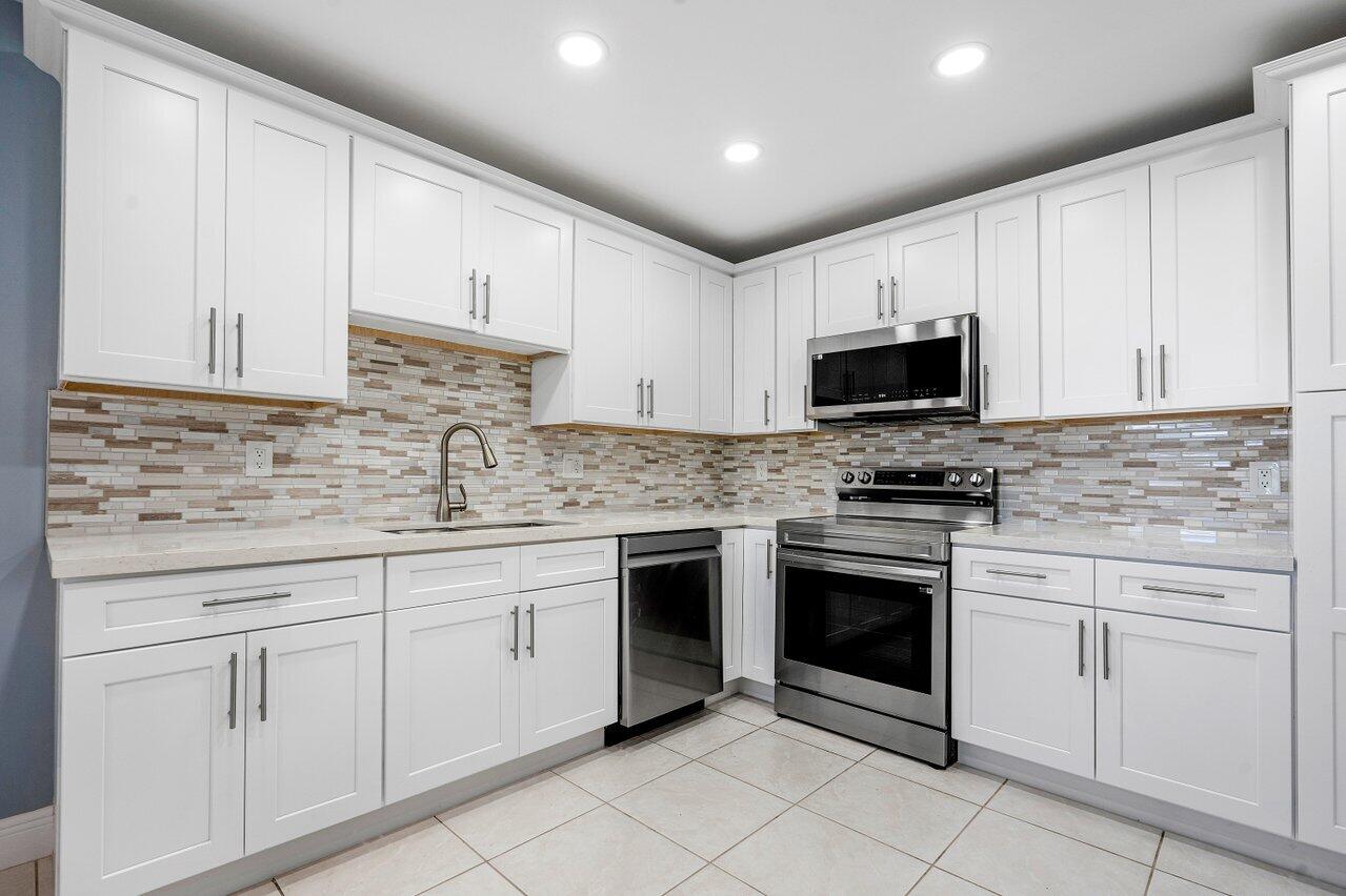 2BR – Condominium at 1740 NW 19th Terrace #204