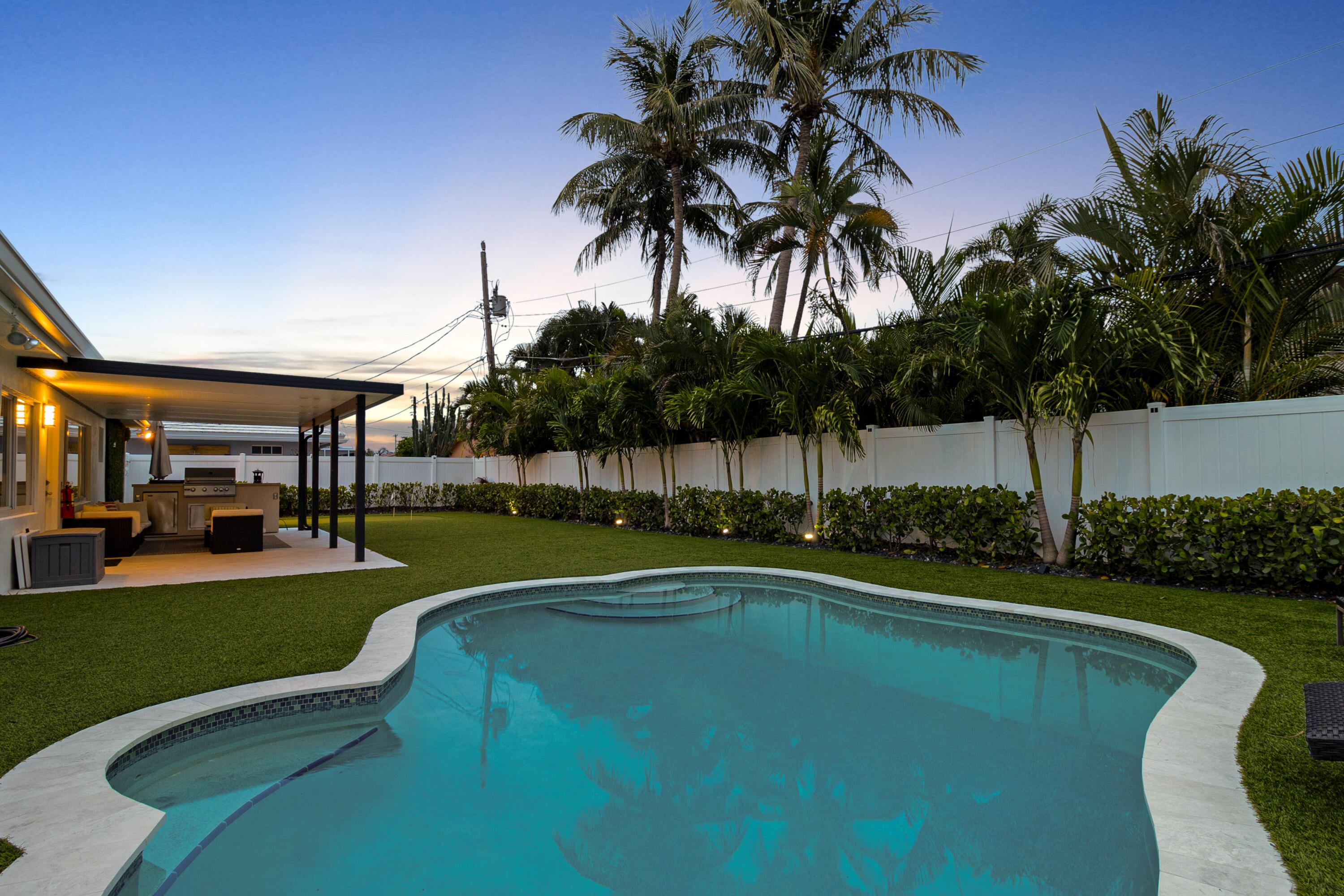 4BR – SingleFamilyResidence at 2862 NE 35th Court
