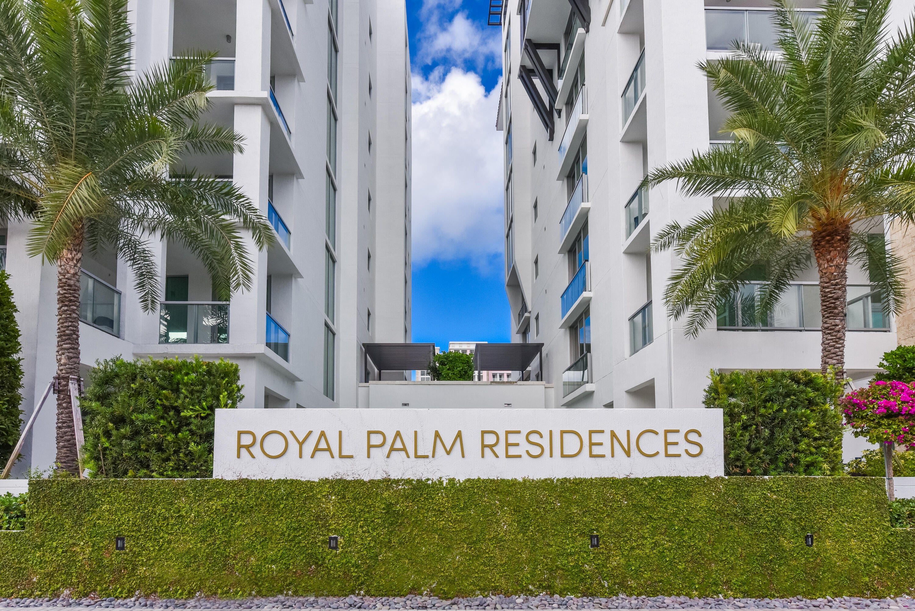 3BR – Condominium at 485 E Royal Palm Road #403