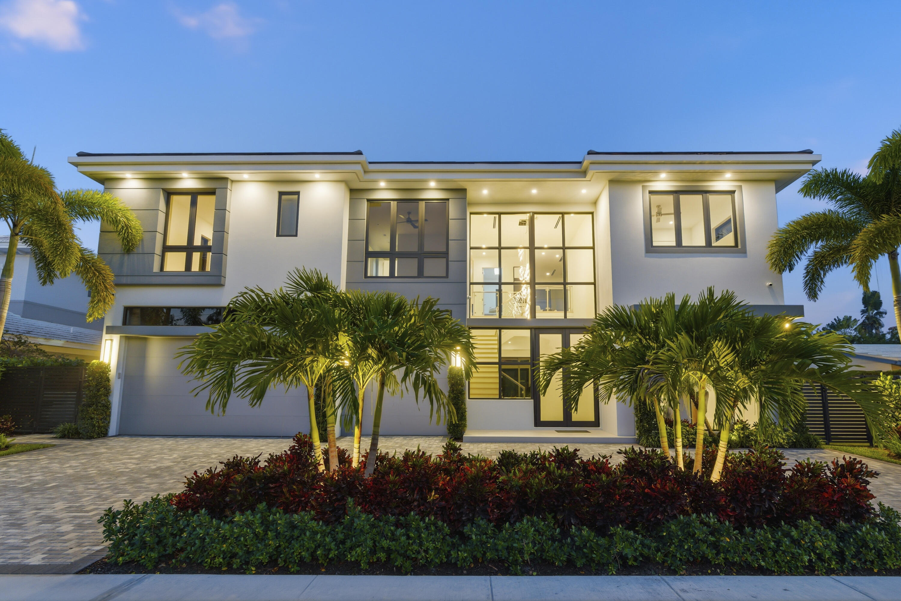5BR – SingleFamilyResidence at 1050 NE 3rd Avenue