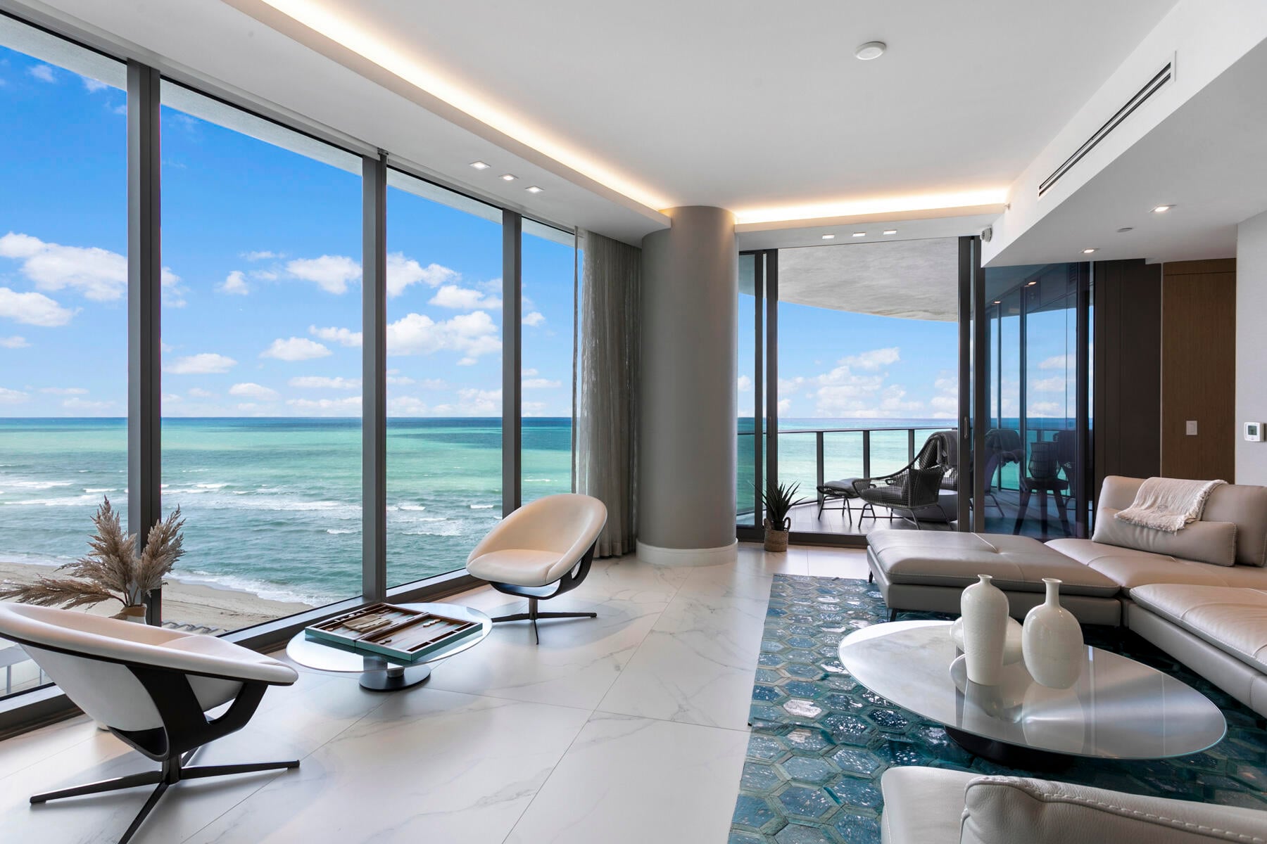 3BR – Condominium at 15701 Collins Avenue #701