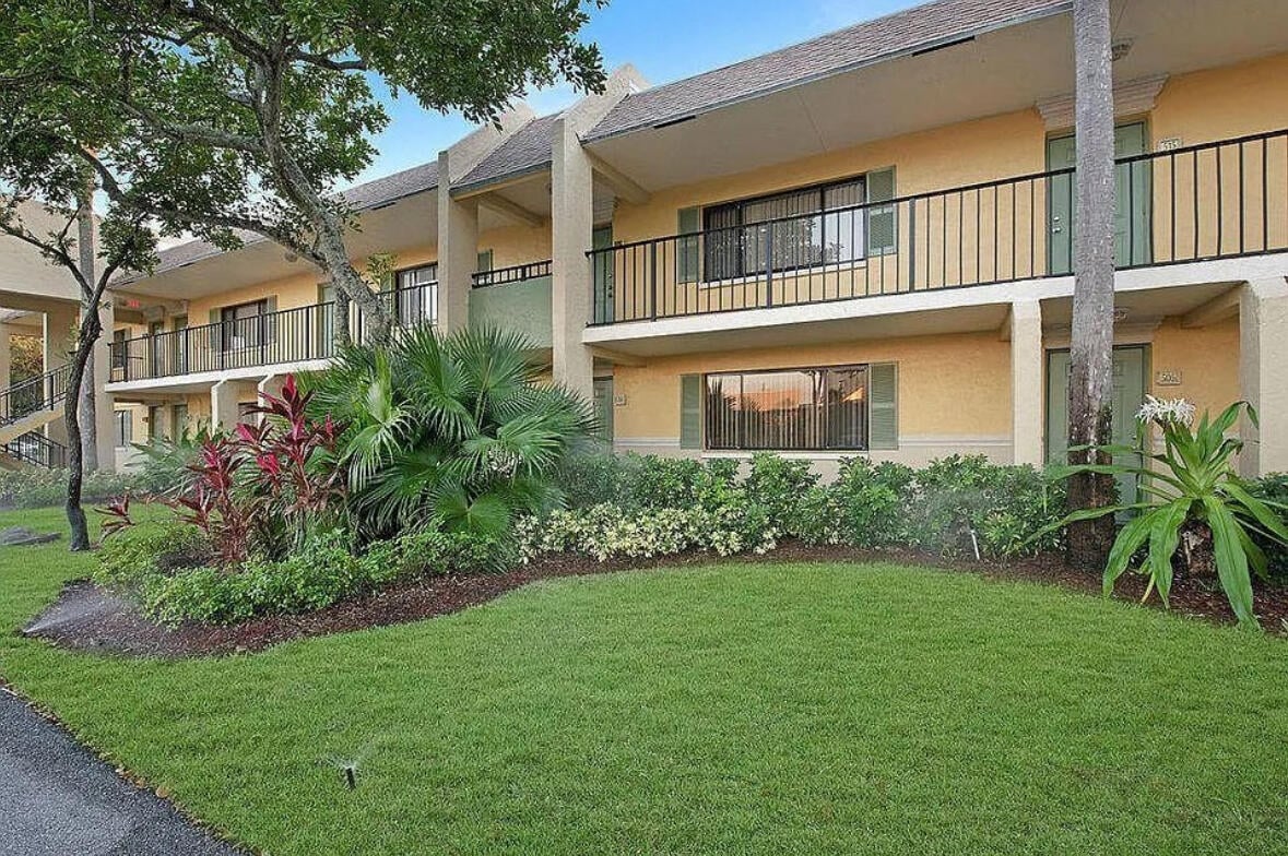 2BR – Condominium at 416 Meadows Circle