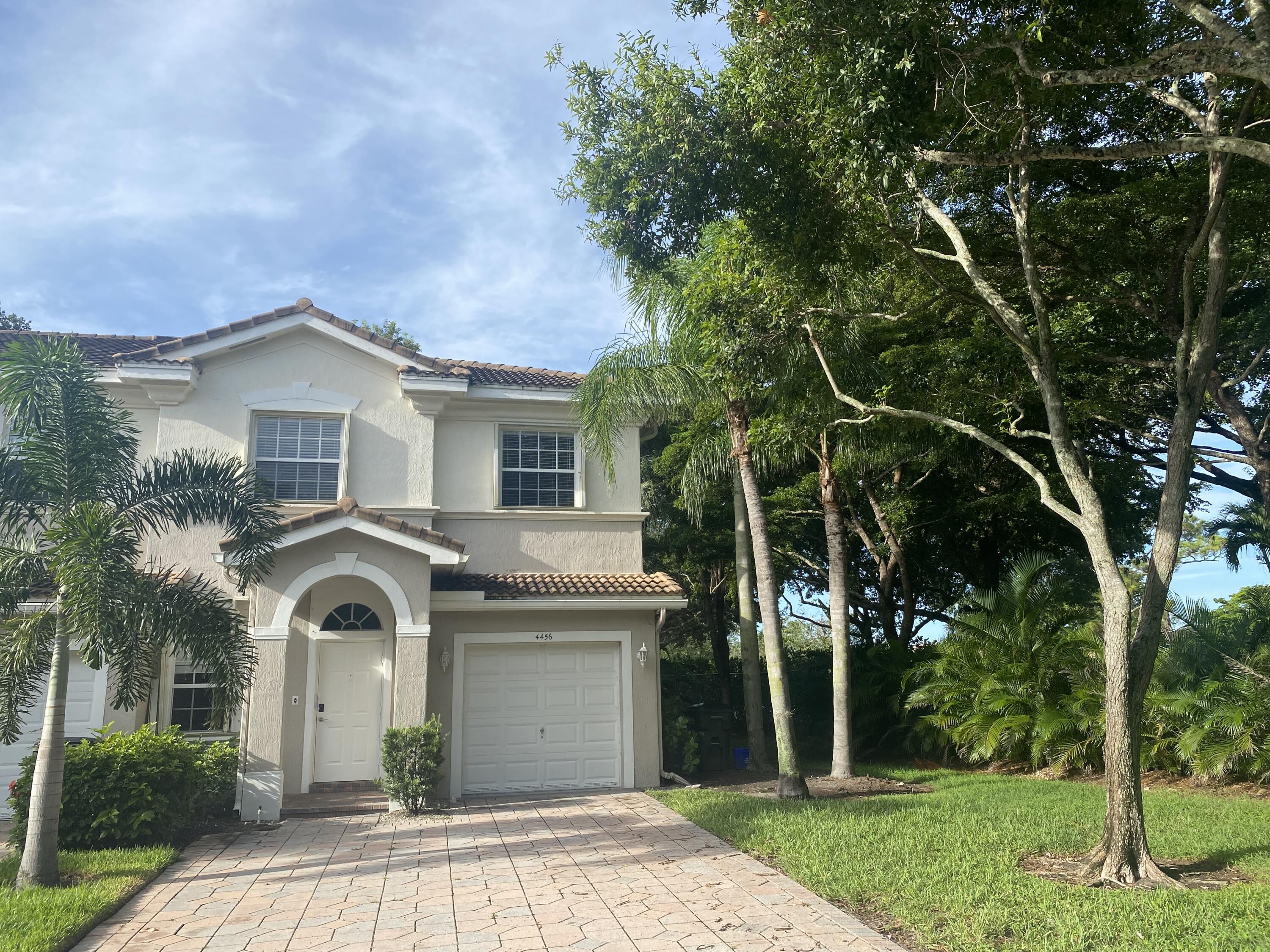 4BR – Townhouse at 4456 Regal Court