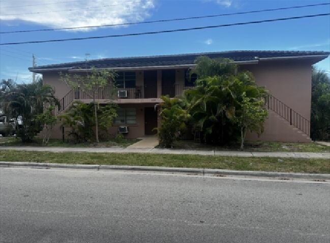 2BR – Apartment at 1120 N Sapodilla Avenue #4