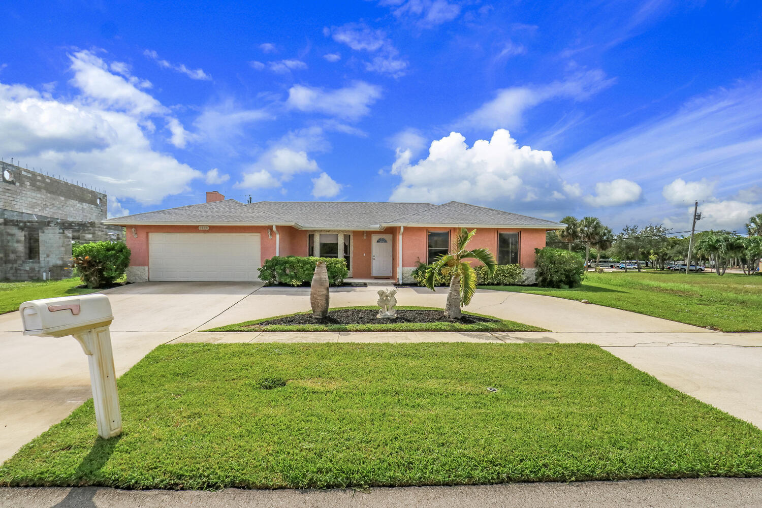 3BR – SingleFamilyResidence at 1334 N Mangonia Drive Drive
