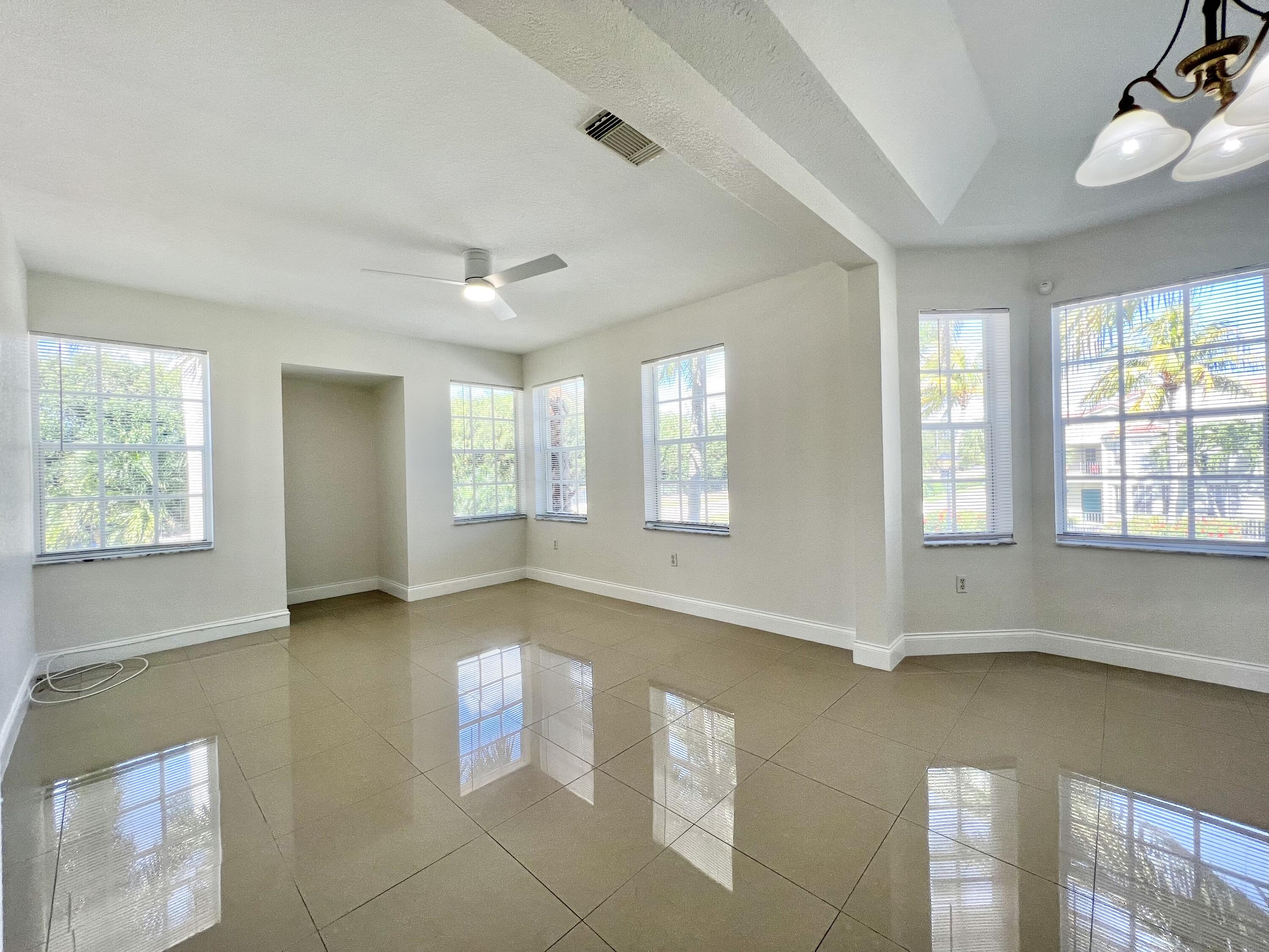 3BR – Condominium at 1110 Belmont Place