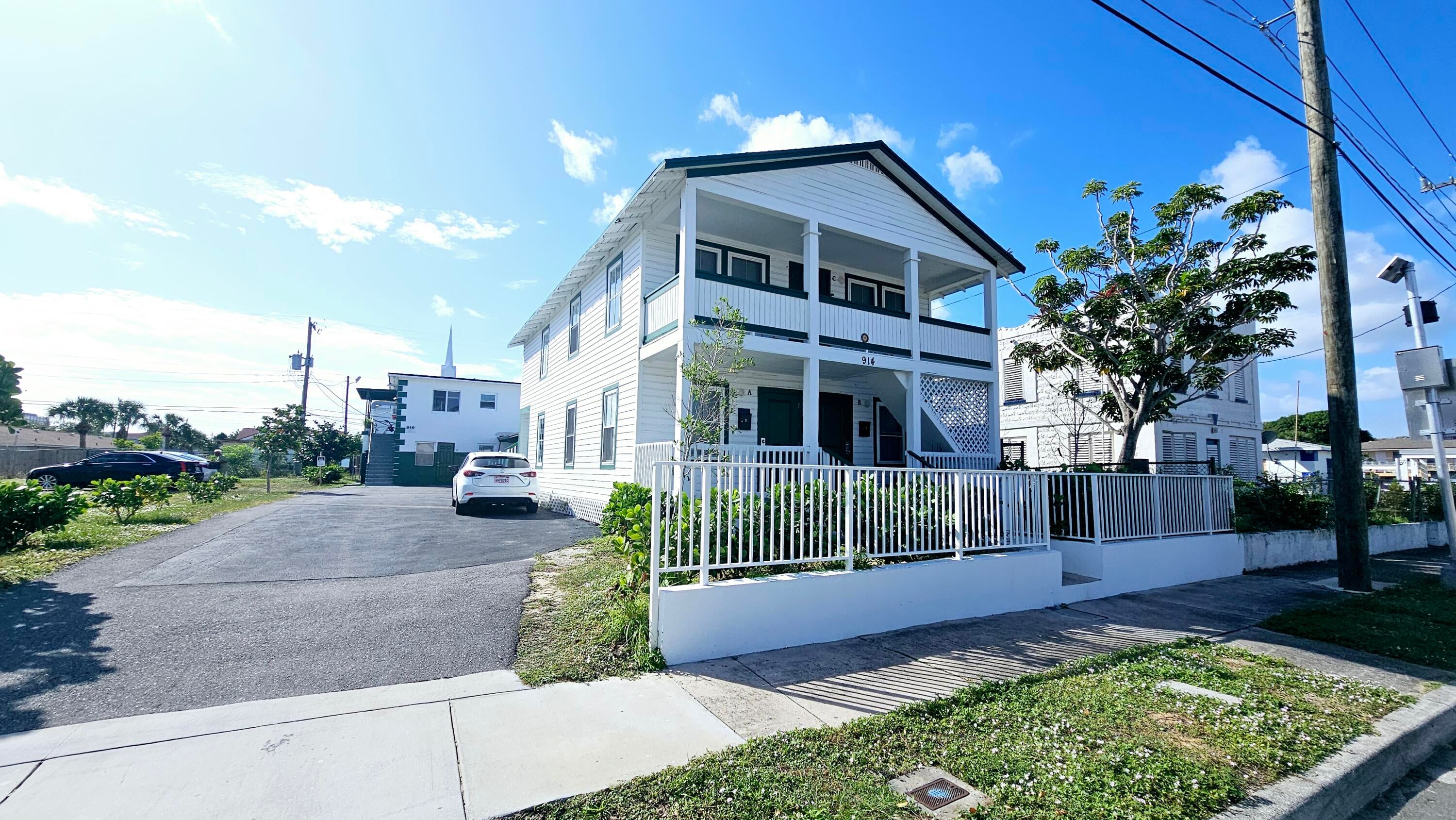 3BR – Townhouse at 914 10th Street #C