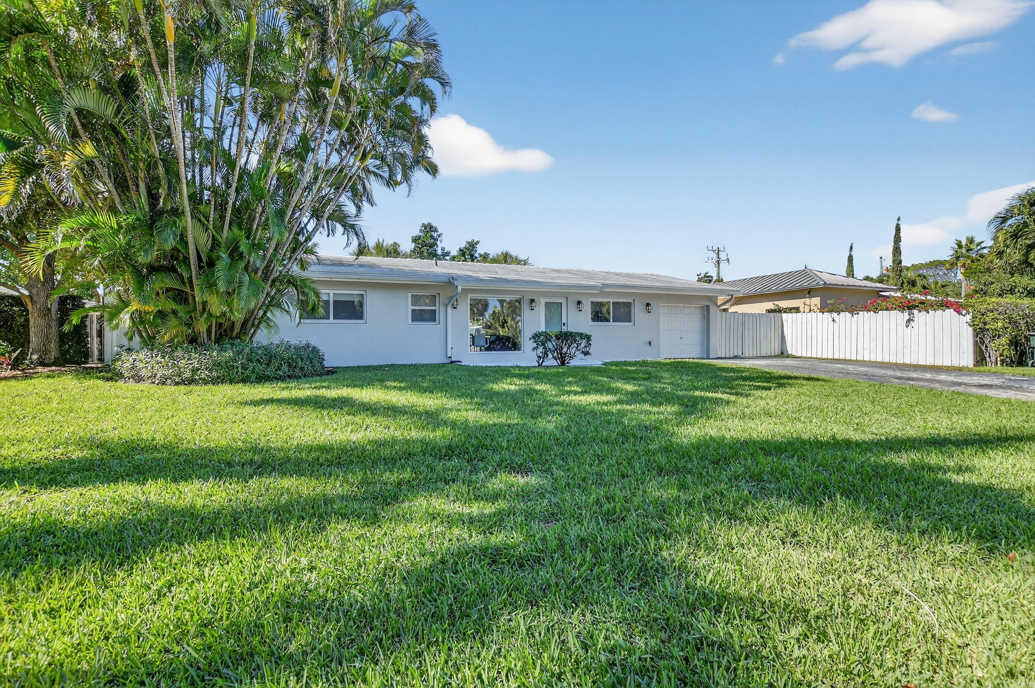 2BR – SingleFamilyResidence at 3751 NE 5th Avenue