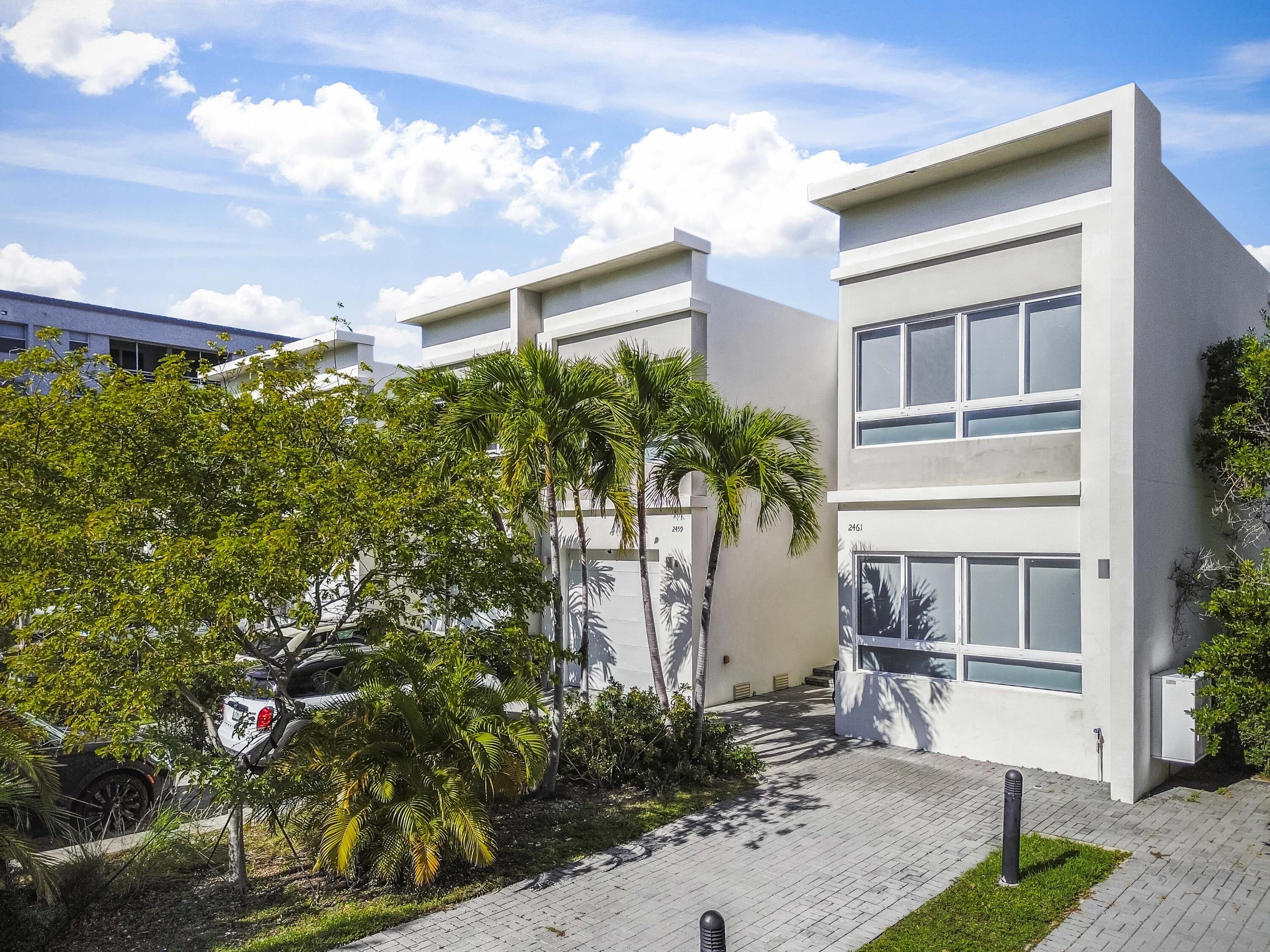 4BR – Townhouse at 2461 NE 135th Street
