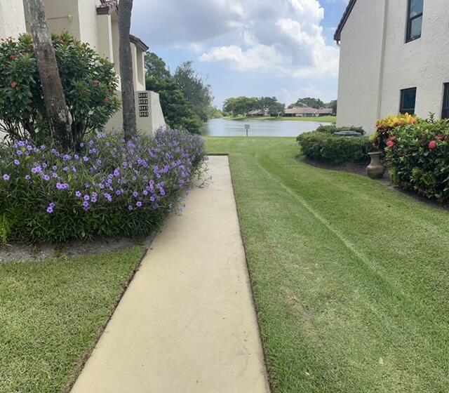 3BR – Condominium at 5851 Parkwalk Drive