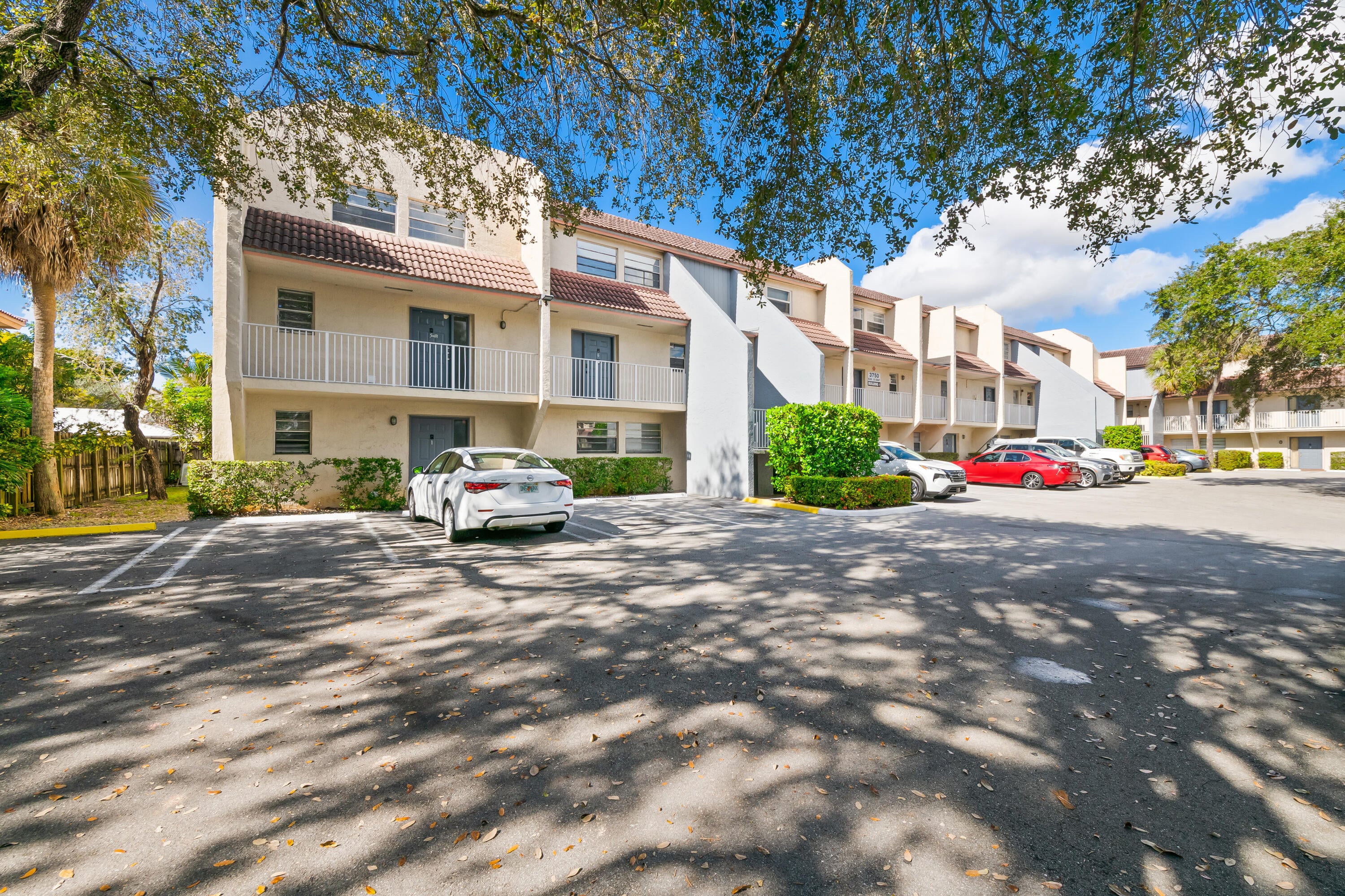 3BR – Condominium at 3750 NW 115th Way #9-1