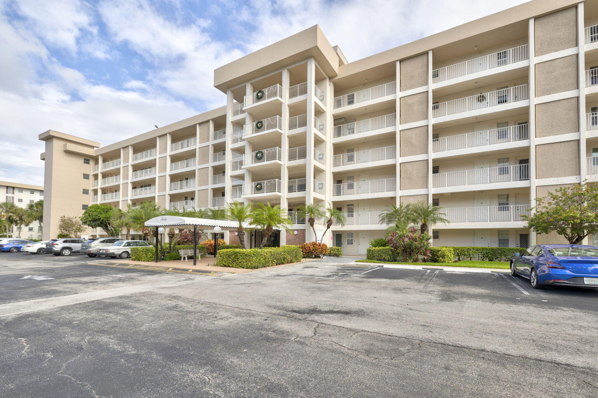 1BR – Condominium at 2851 S Palm Aire Drive #407