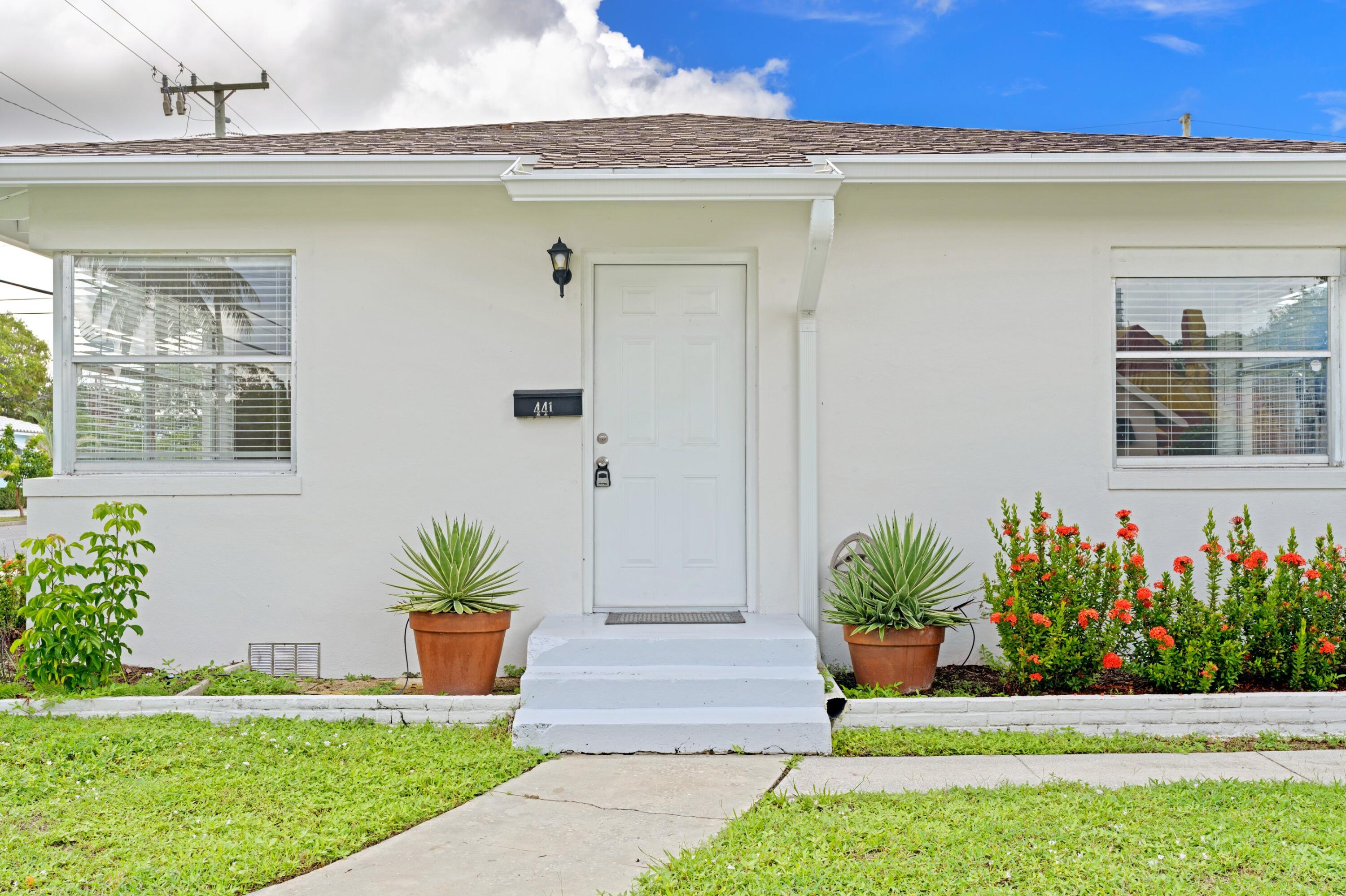 1BR – Townhouse at 5208 Spruce Avenue #B