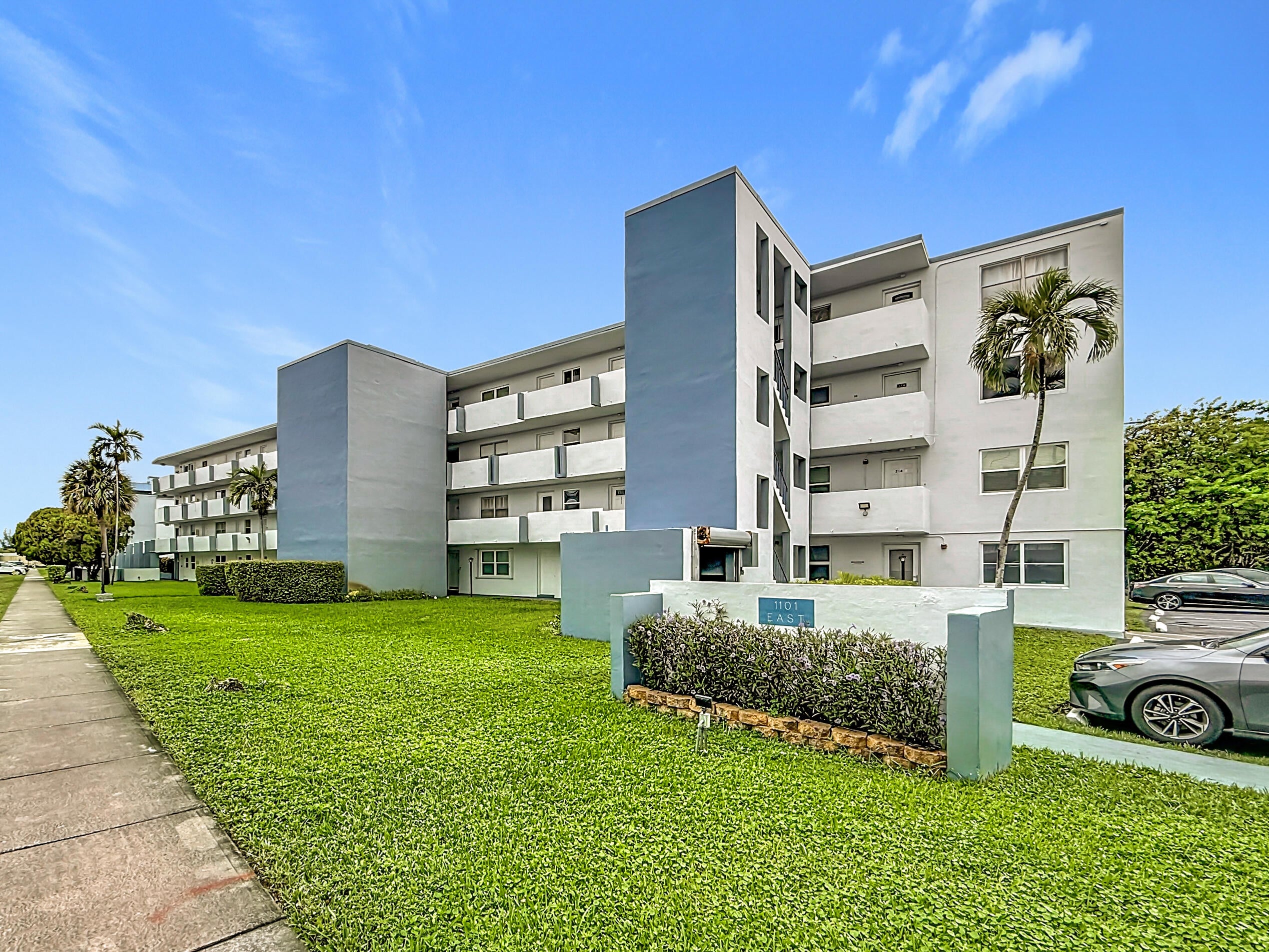 2BR – Condominium at 1101 NE 191st Street #H213