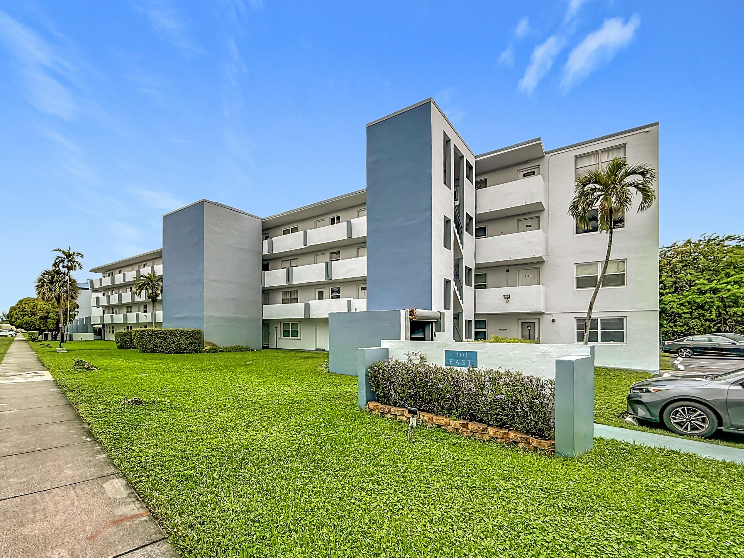 2BR – Condominium at 1101 NE 191st Street #H213
