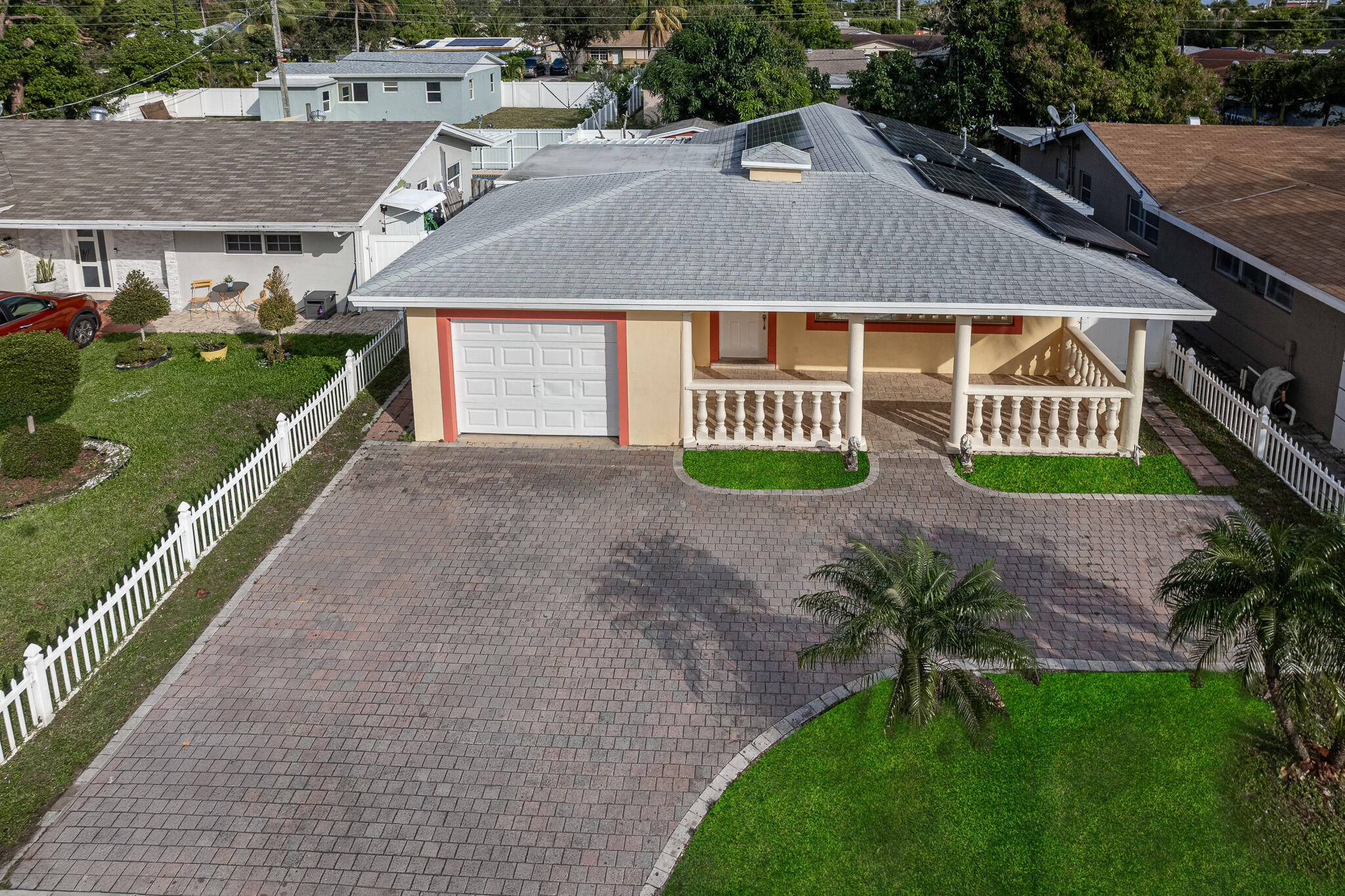 4BR – SingleFamilyResidence at 3730 NE 13th Terrace