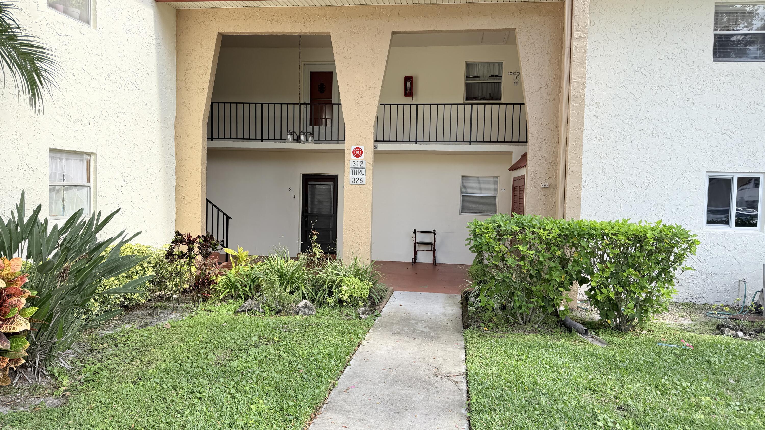 1BR – Condominium at 320 Lake Dora Drive #320