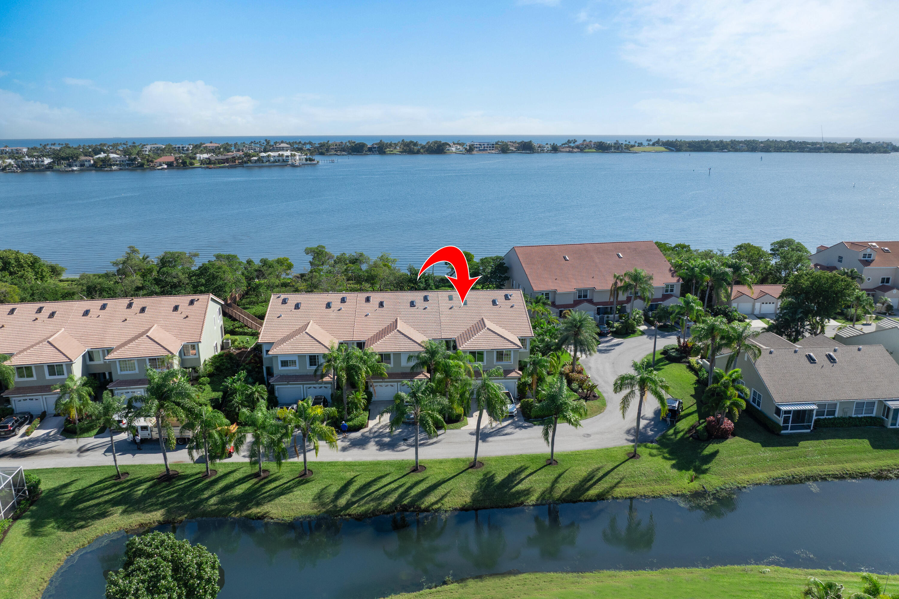 3BR – Townhouse at 88 N Lakeshore Drive
