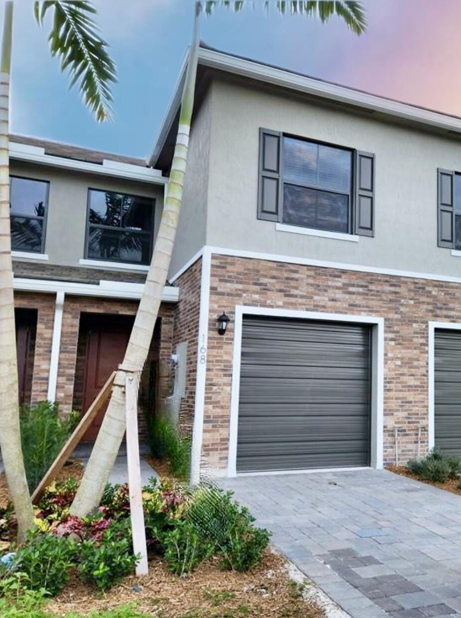 3BR – Townhouse at 168 SE 5th Court