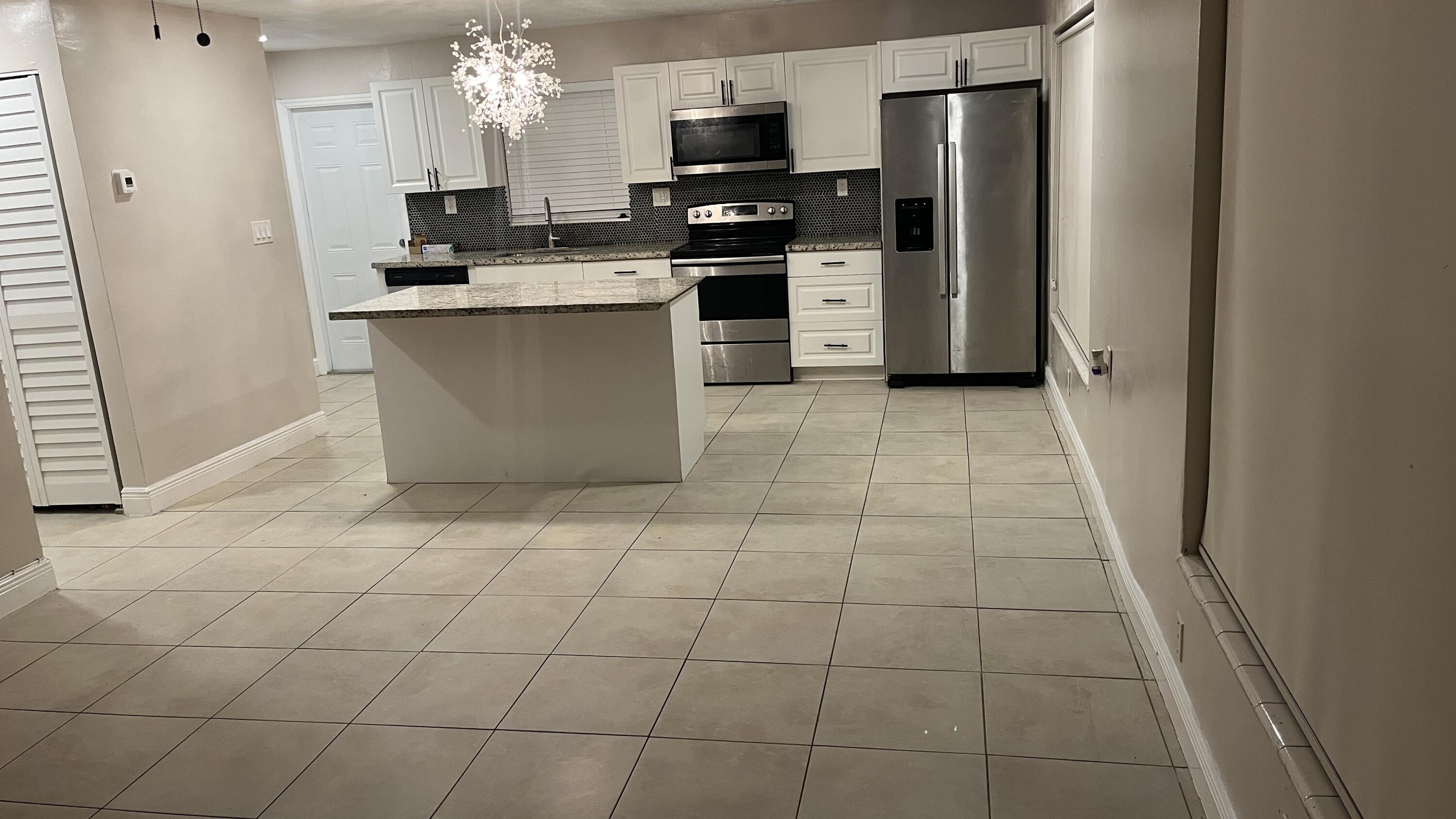 3BR – SingleFamilyResidence at 2001 NE 2nd Terrace