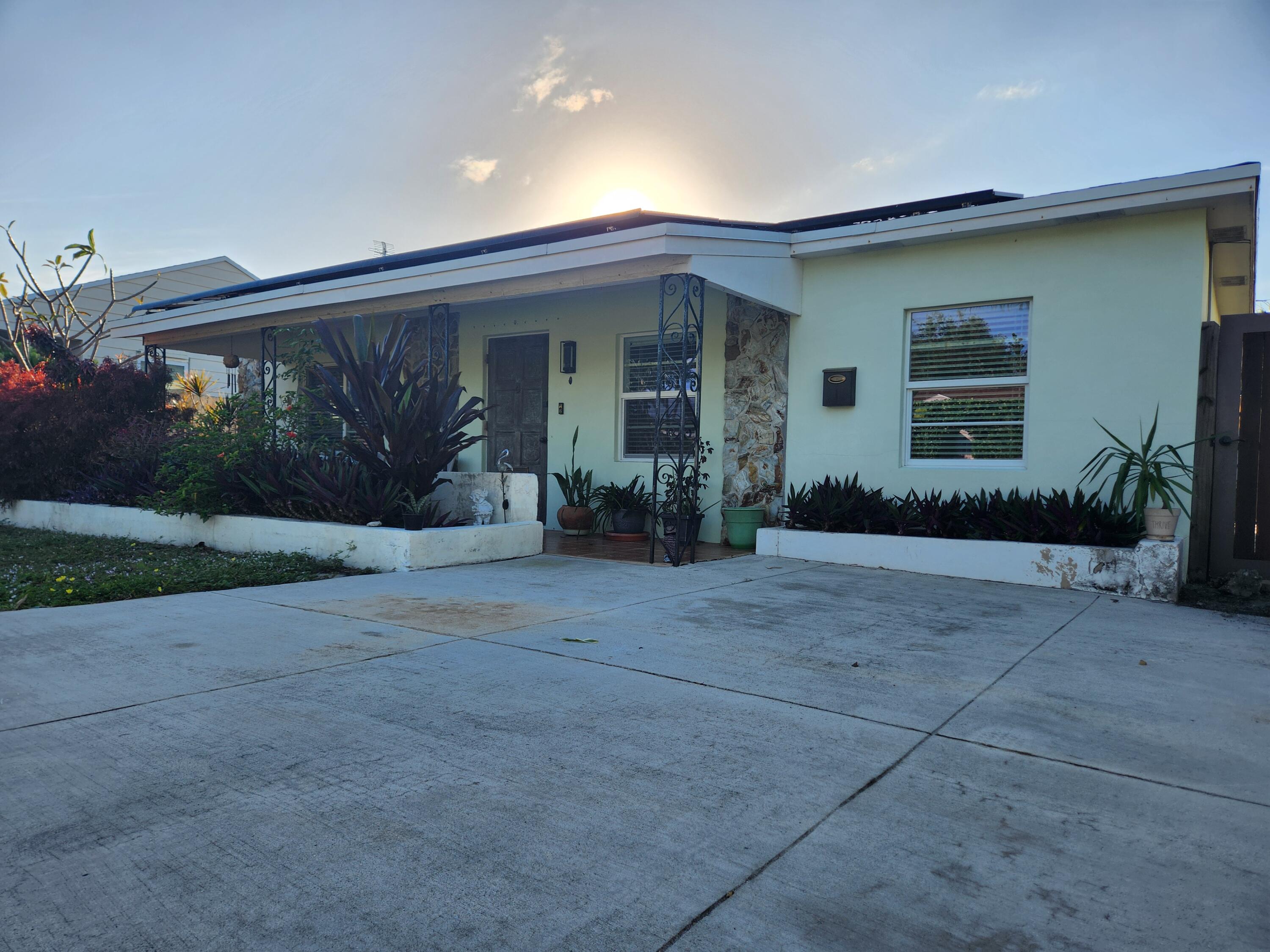 2BR – SingleFamilyResidence at 1219 N M Street