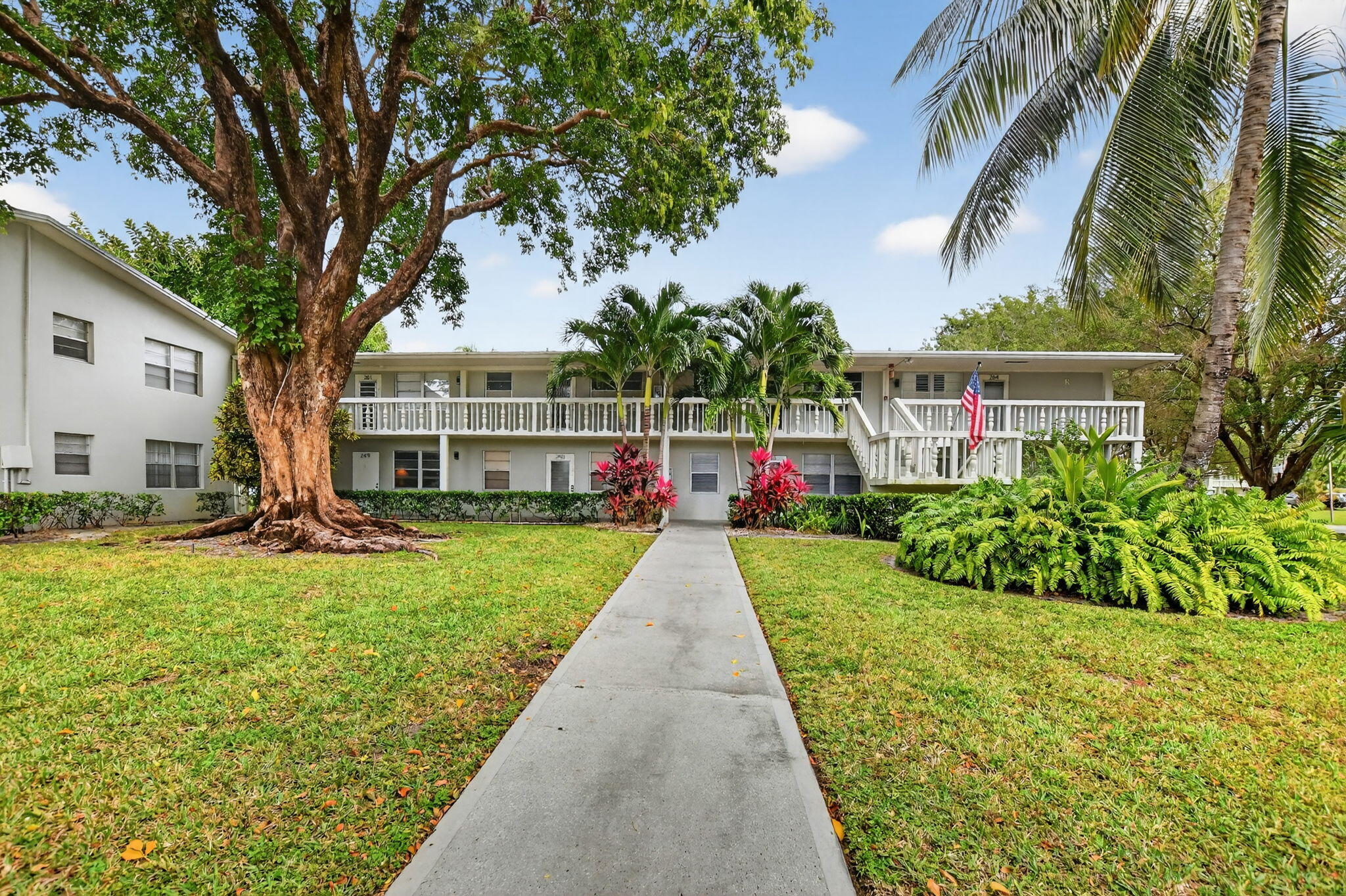 2BR – Condominium at 262 Ventnor R