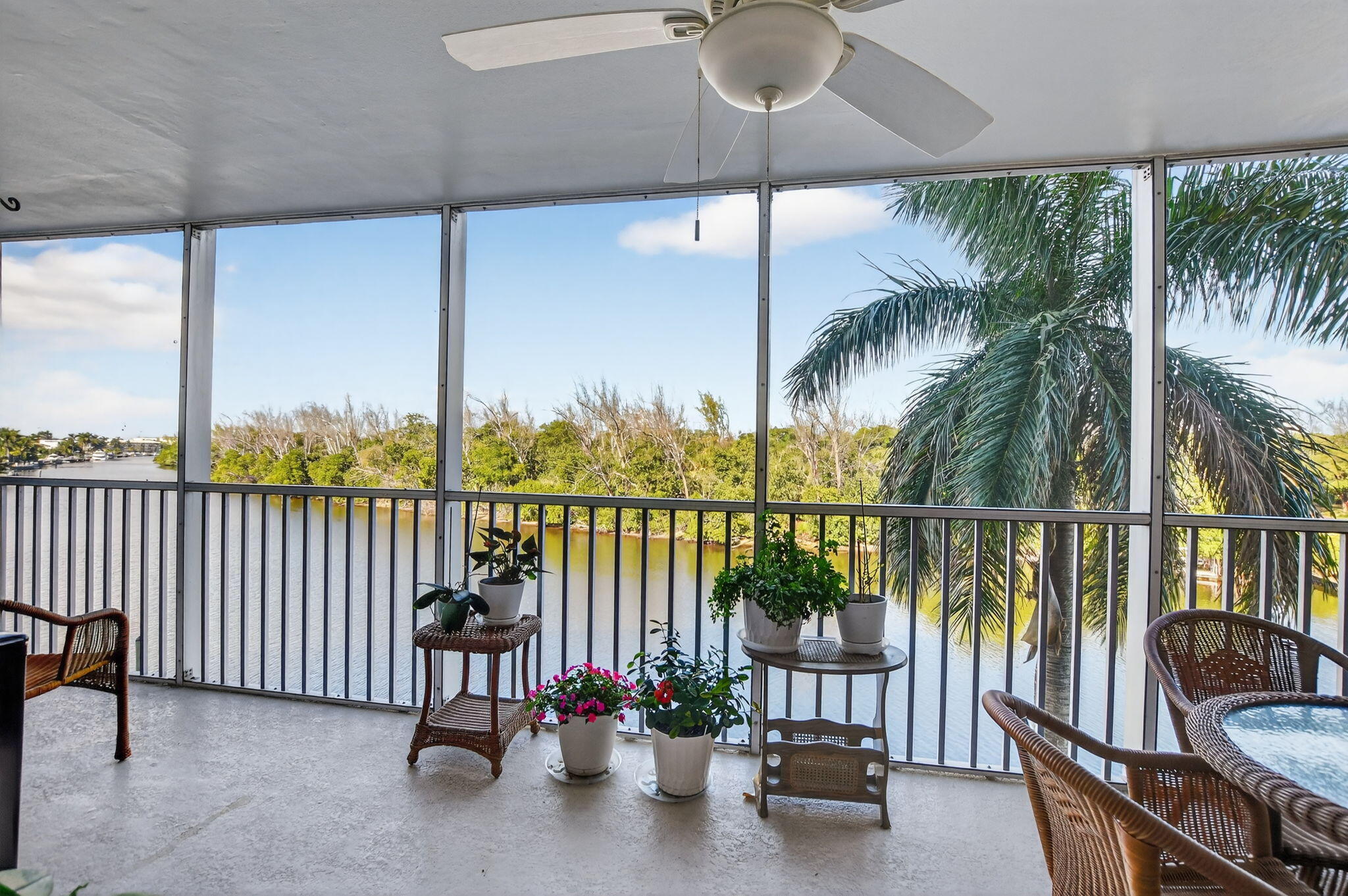 2BR – Condominium at 1537 E Hillsboro Boulevard #444