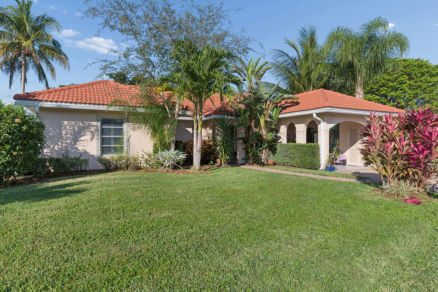 2BR – RES at 13 Fairway